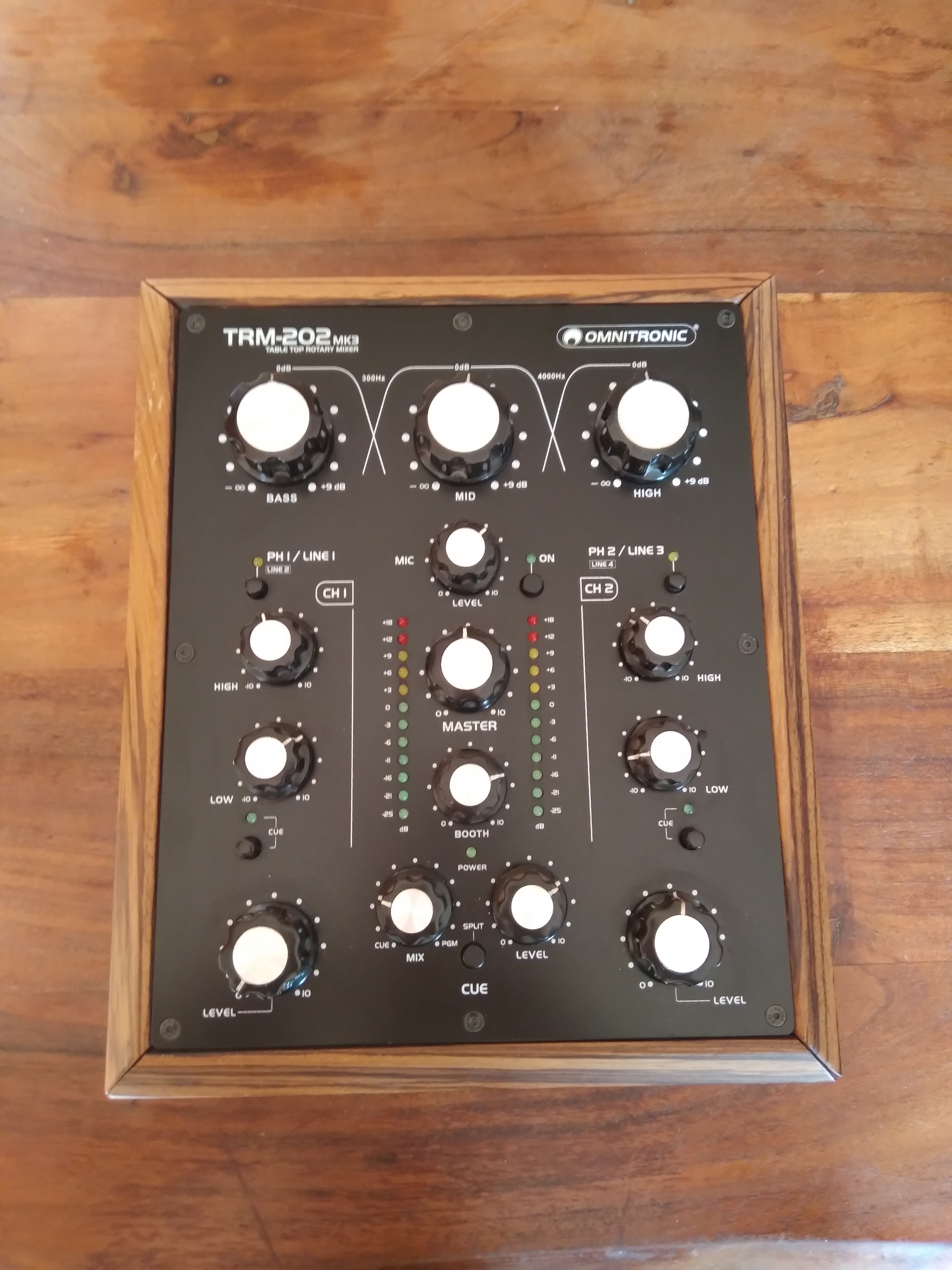 Vends Omnitronic TRM-202 MK3
