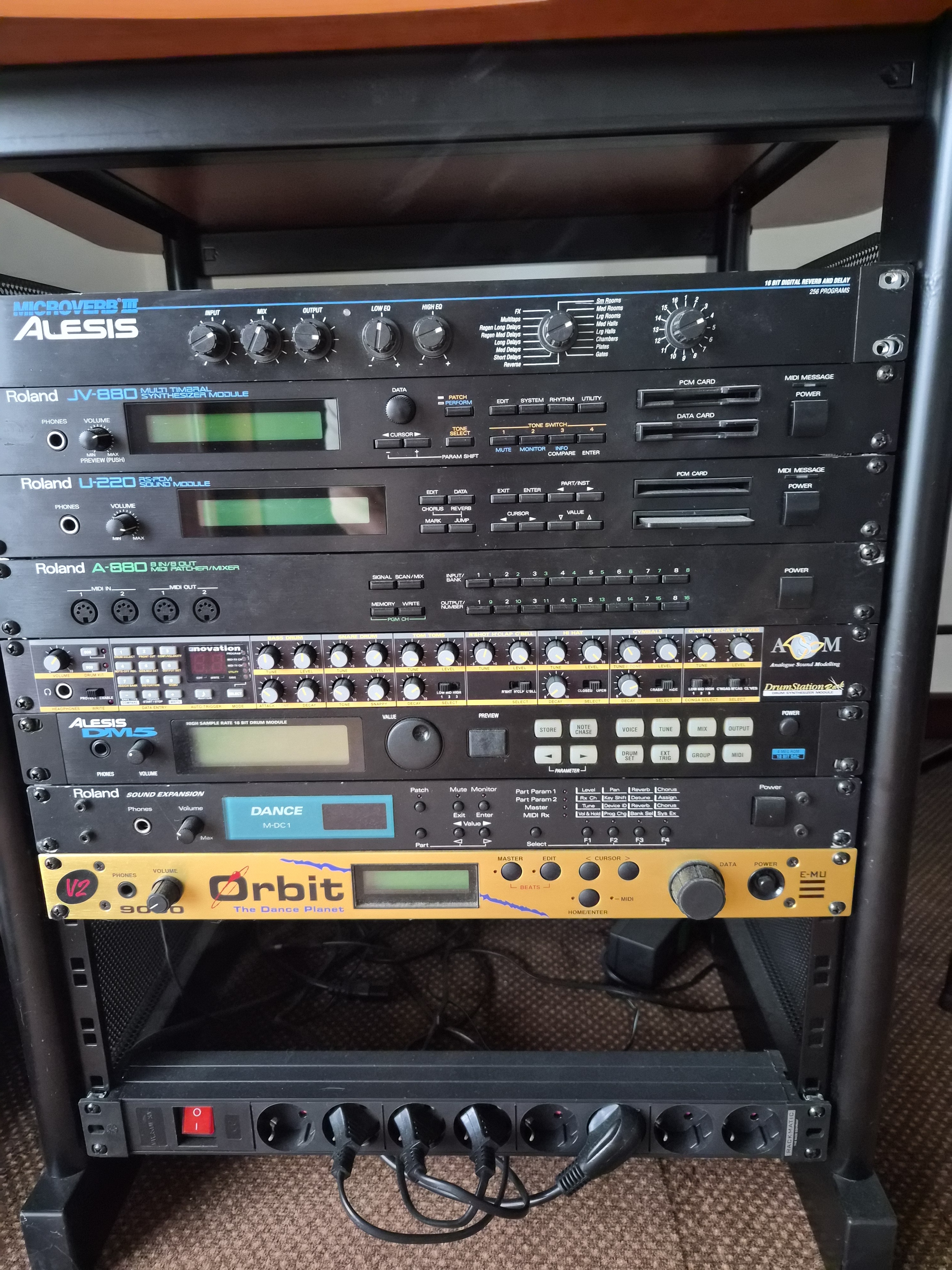 Vends Roland JV 880 (rack)