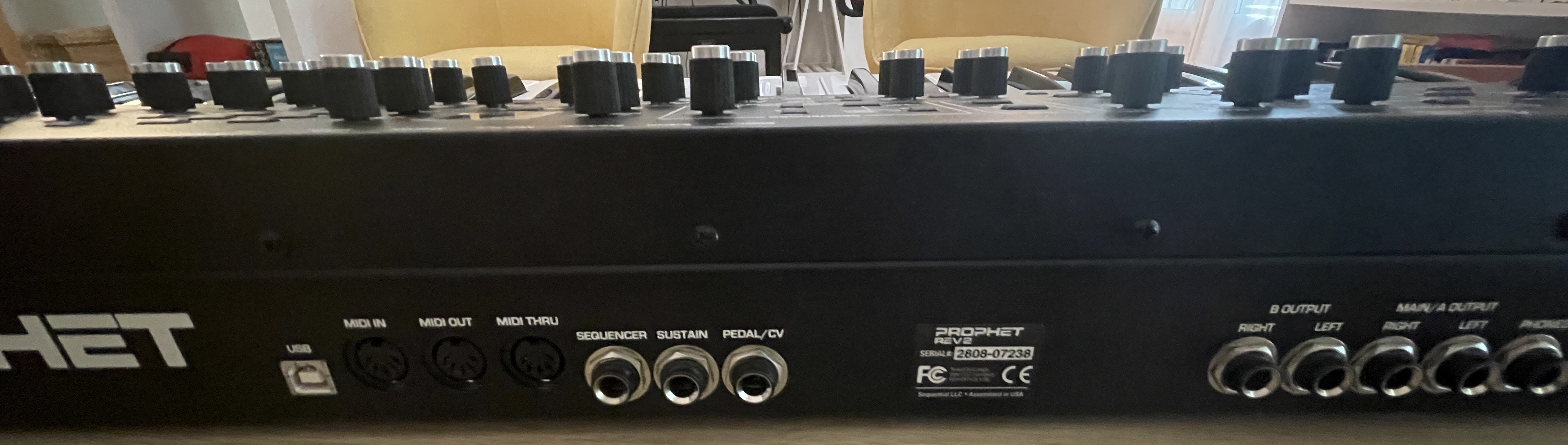 Dave Smith Instruments Prophet REV2 8 voix (80299)
