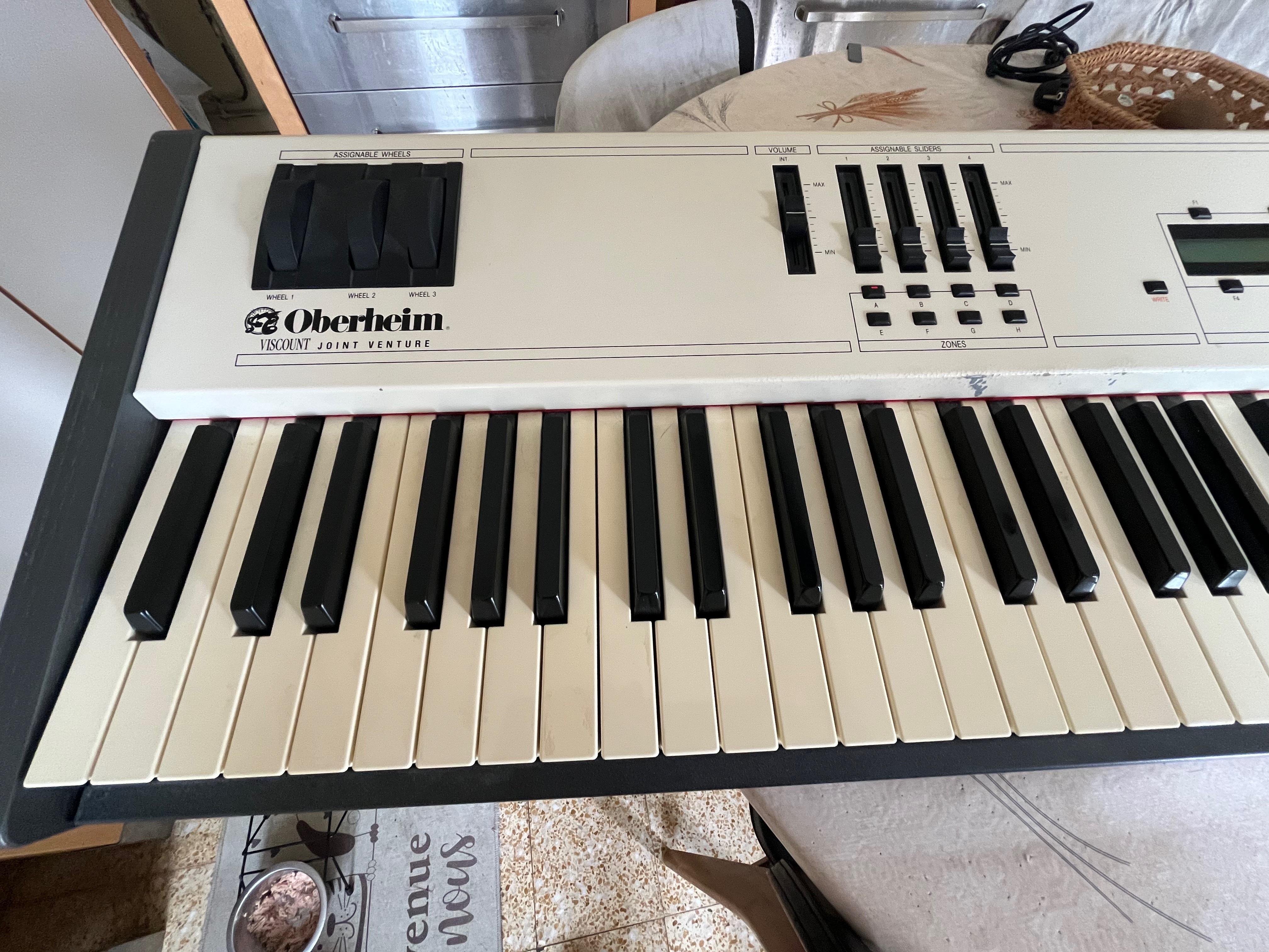 Oberheim MC 2000 (14260)
