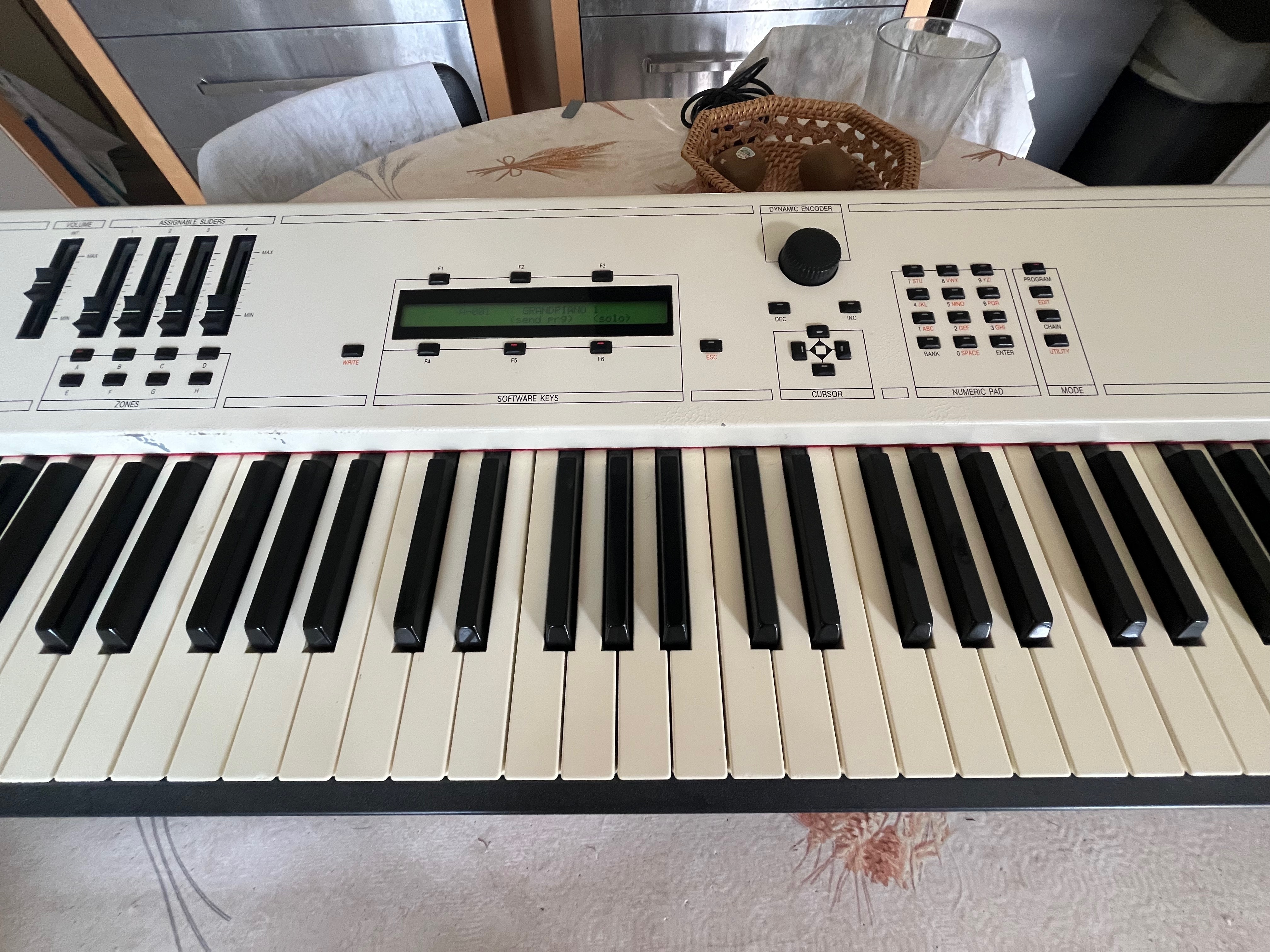 Oberheim MC 2000 (59755)
