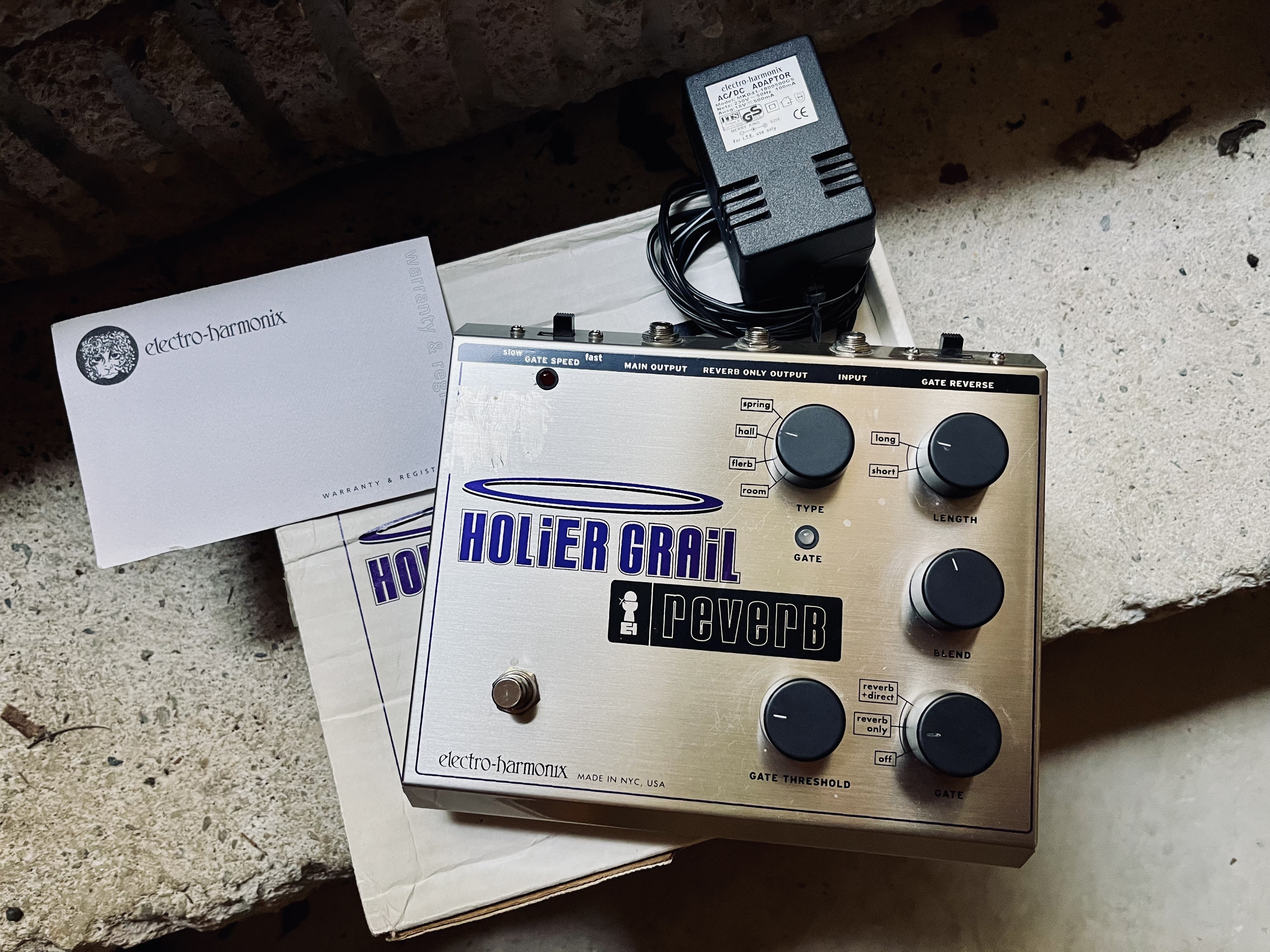 Vends Electro-Harmonix Holier Grail reverb