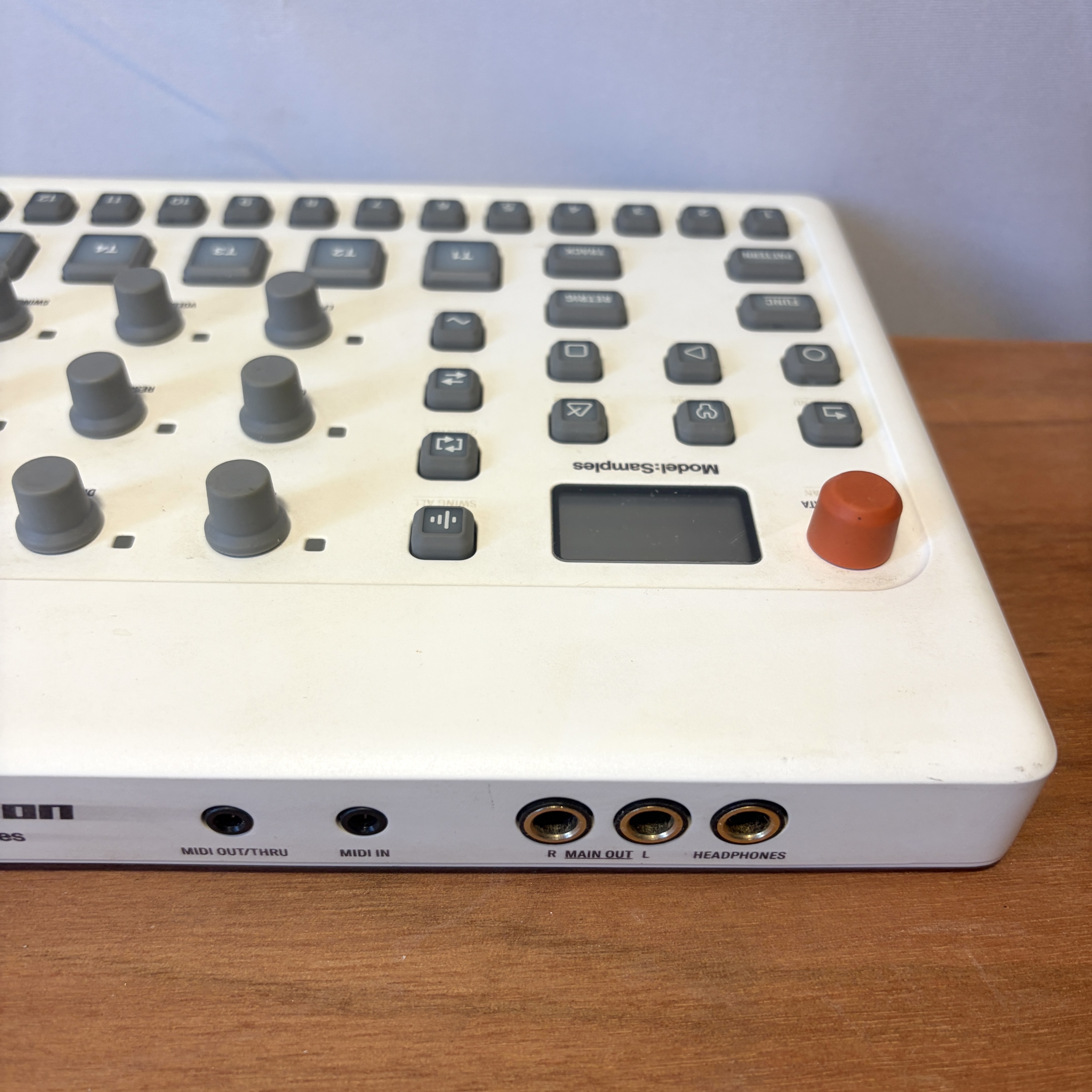 Elektron Model:Samples (61249)