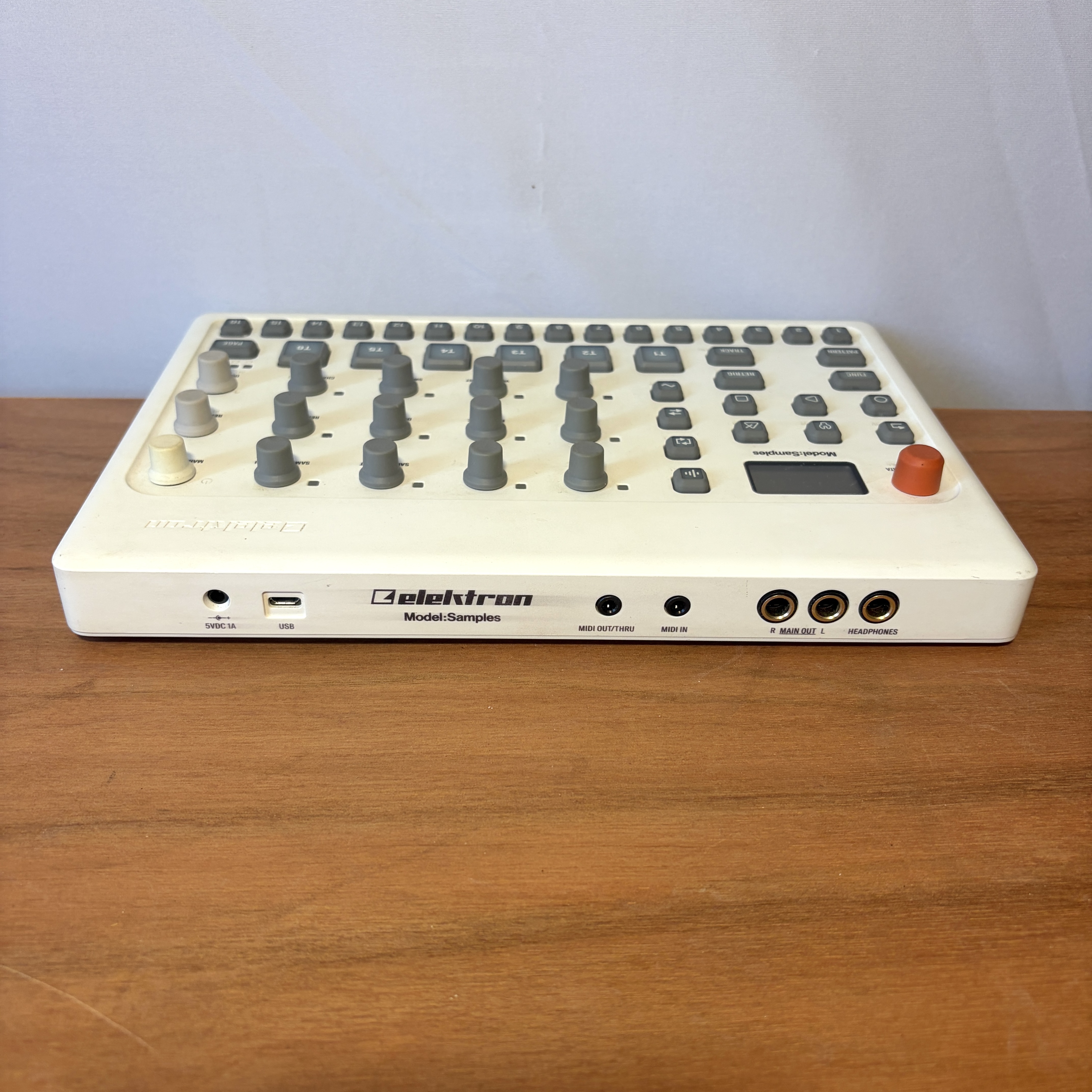 Elektron Model:Samples (37035)