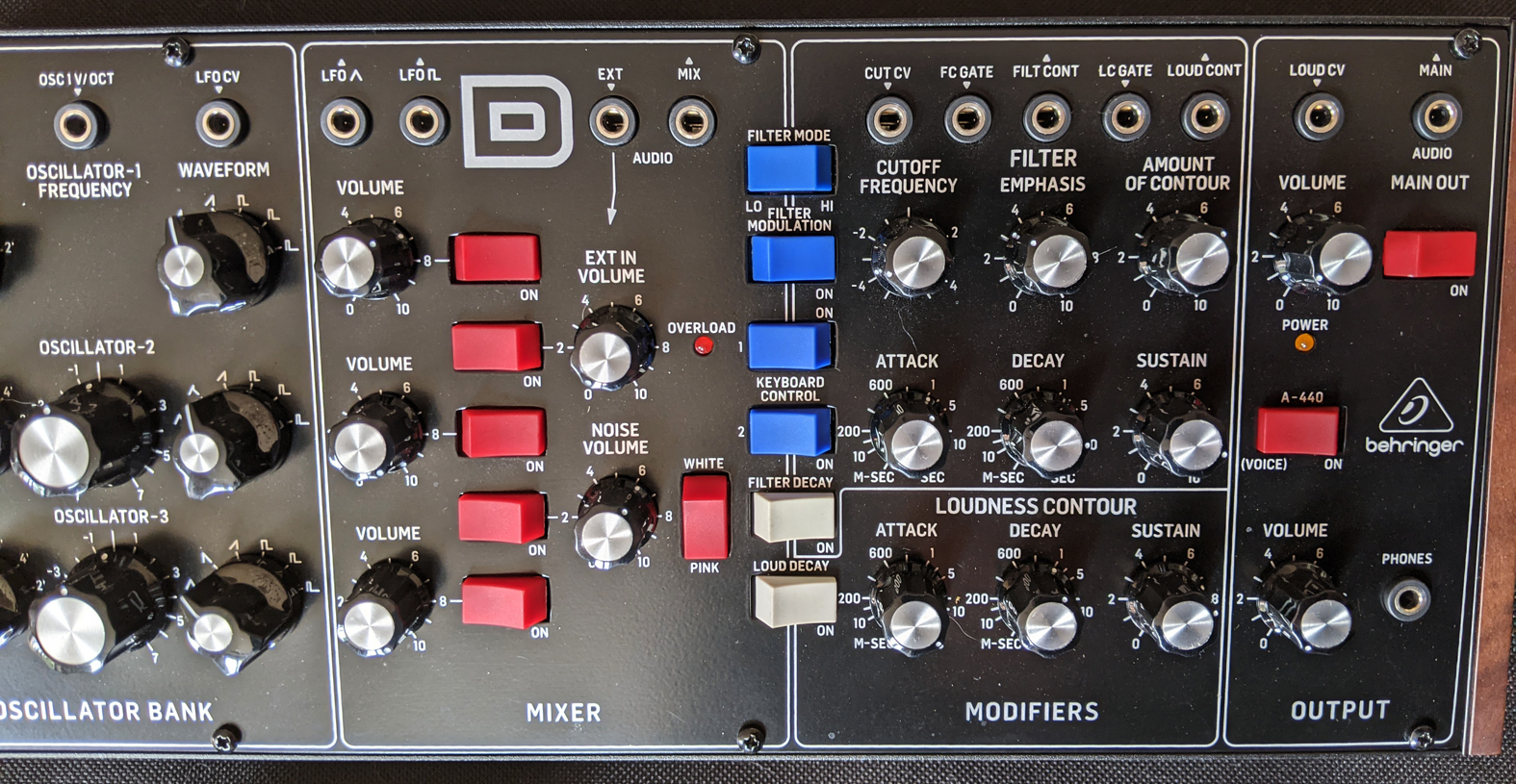 Behringer Model D (56946)