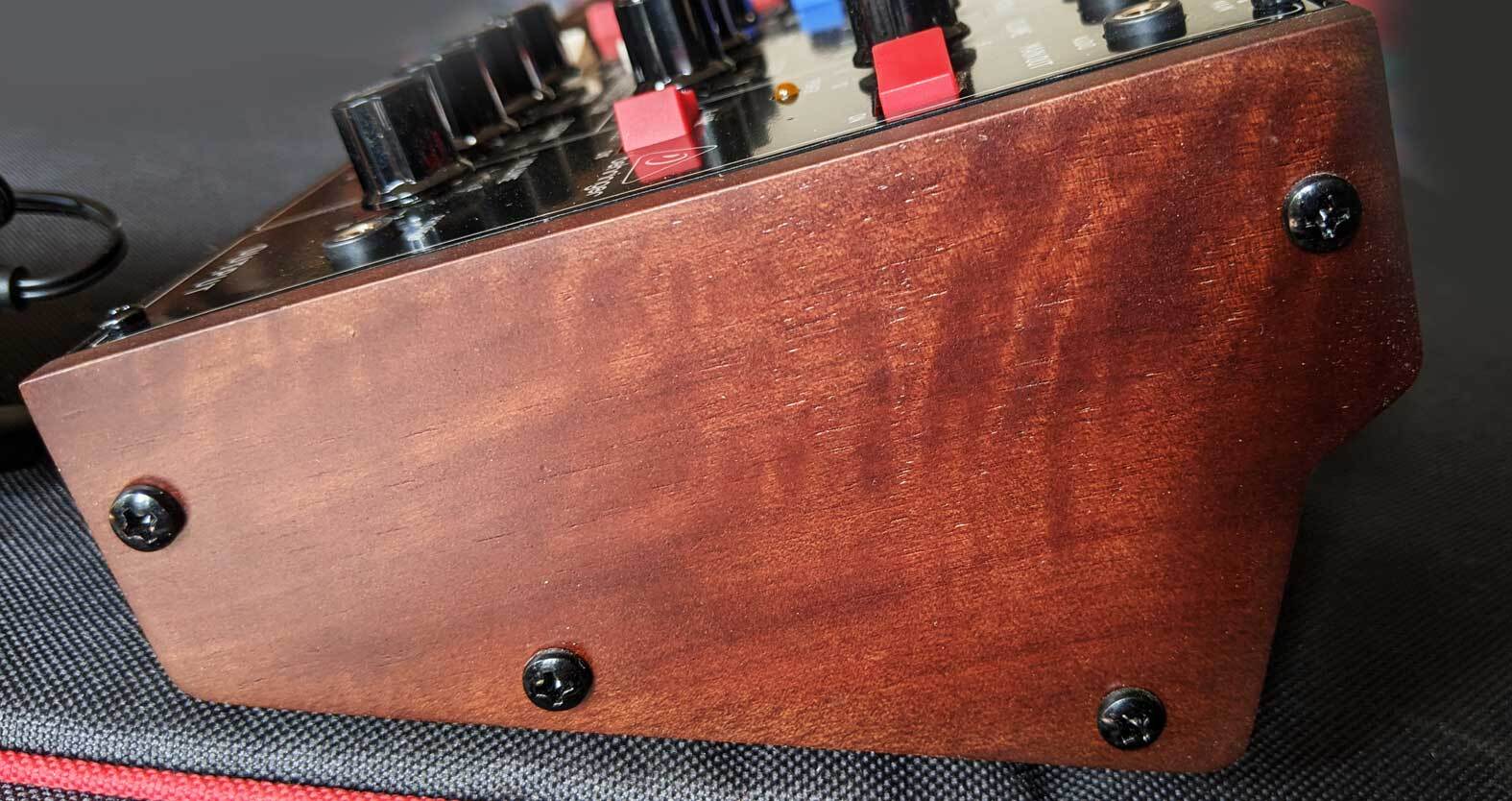Behringer Model D (92399)