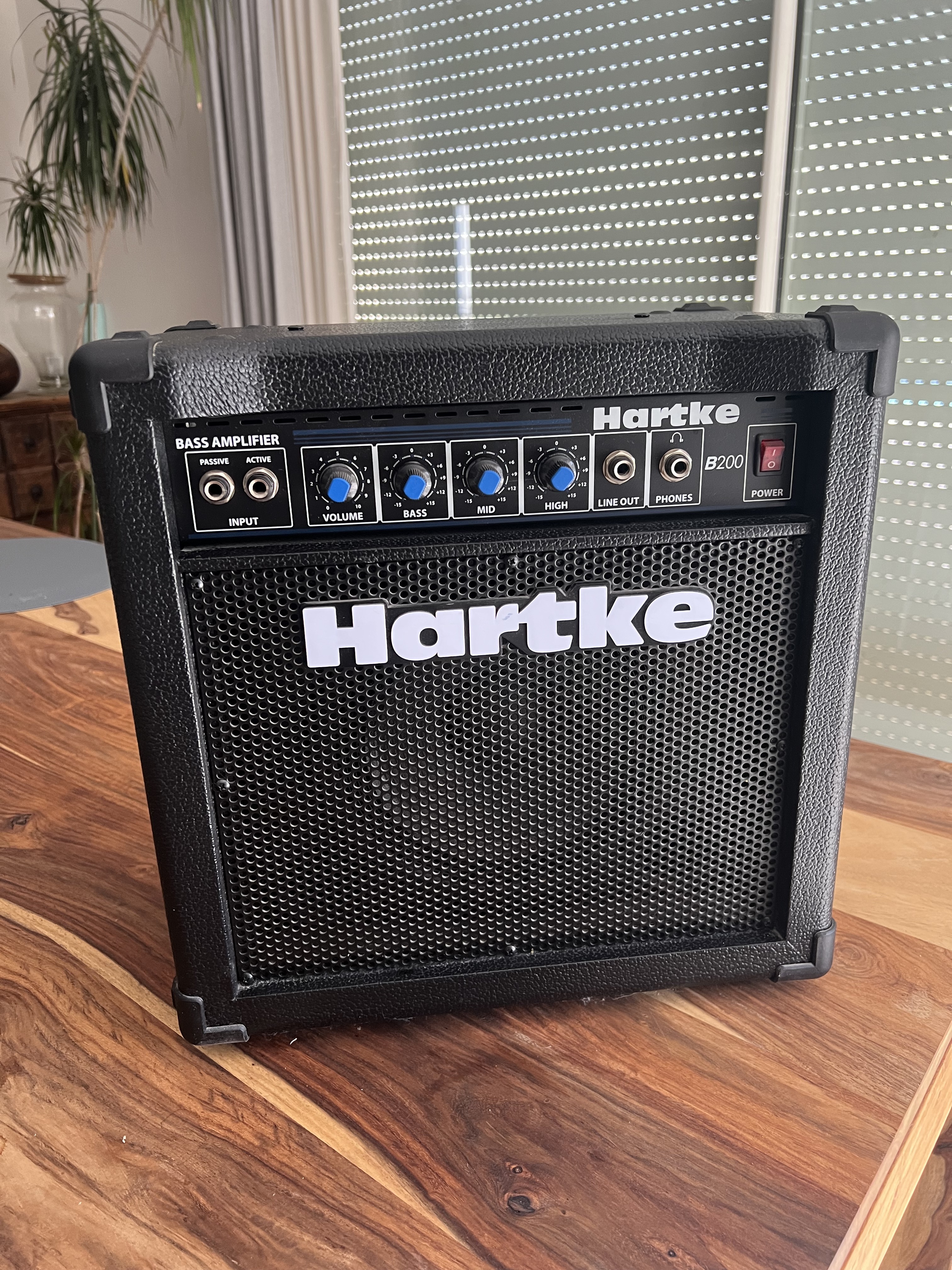 Ampli basse Hartke B200