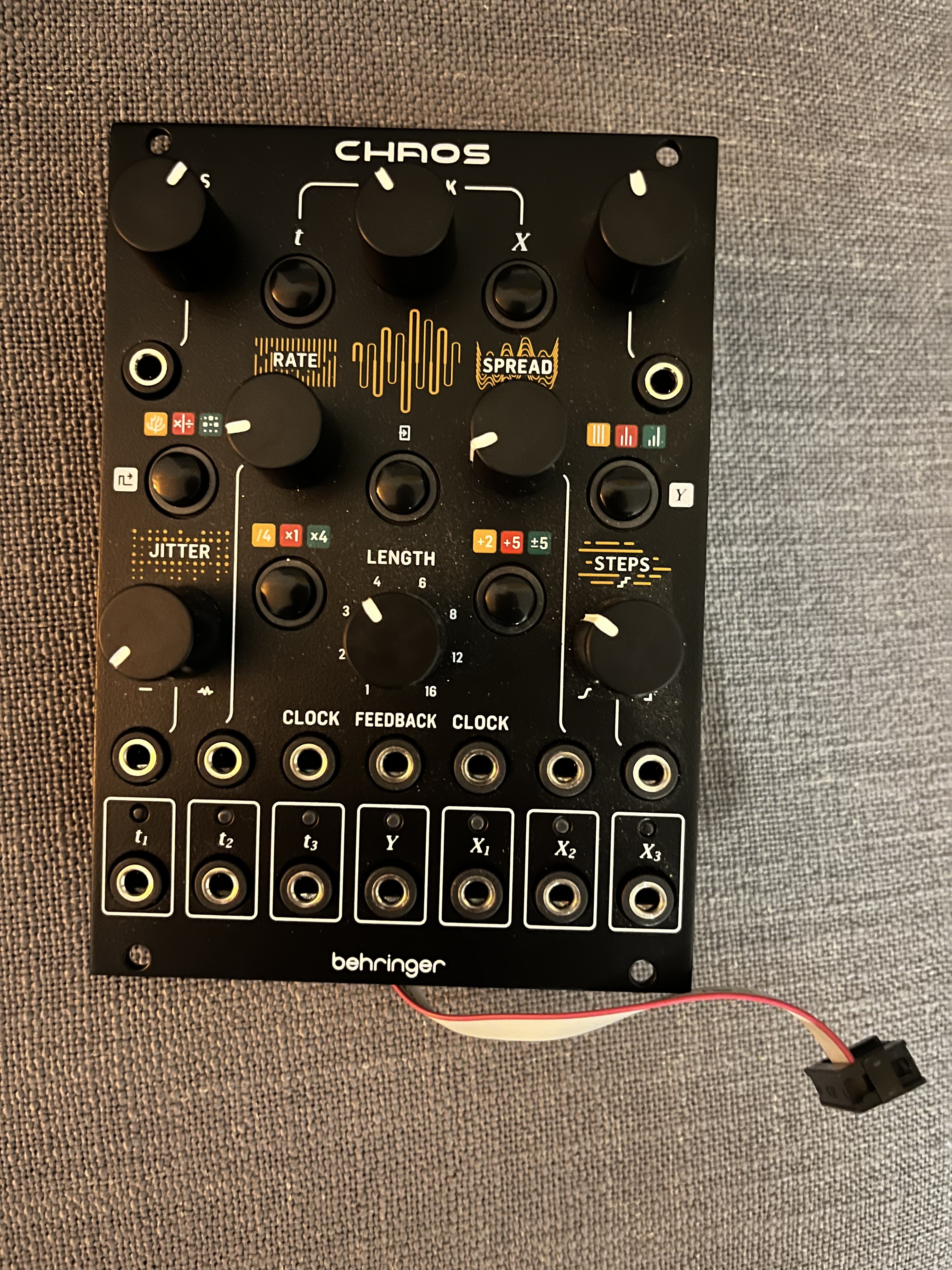 Vends Chaos de Behringer comme neuf 