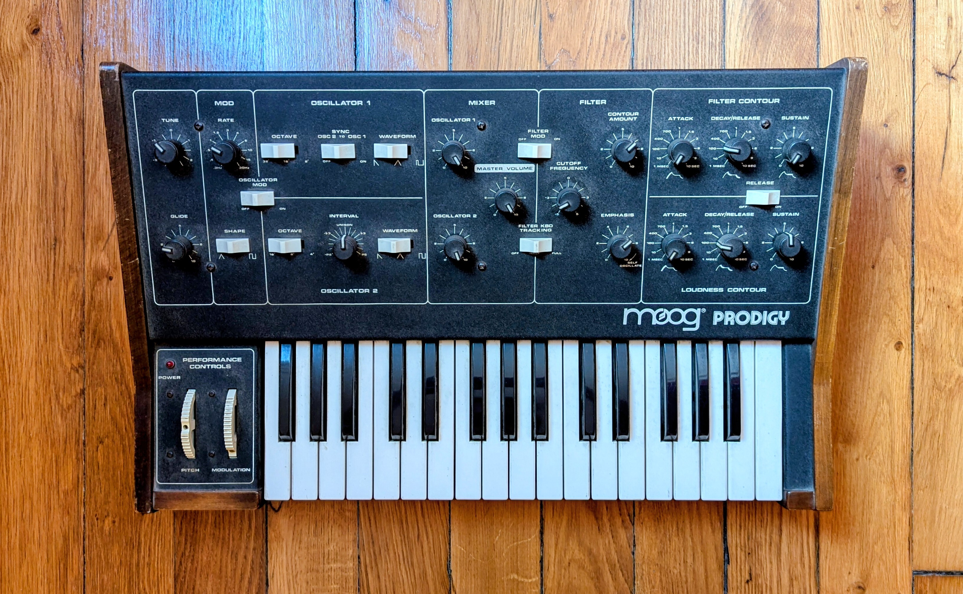 Vends Moog Prodigy