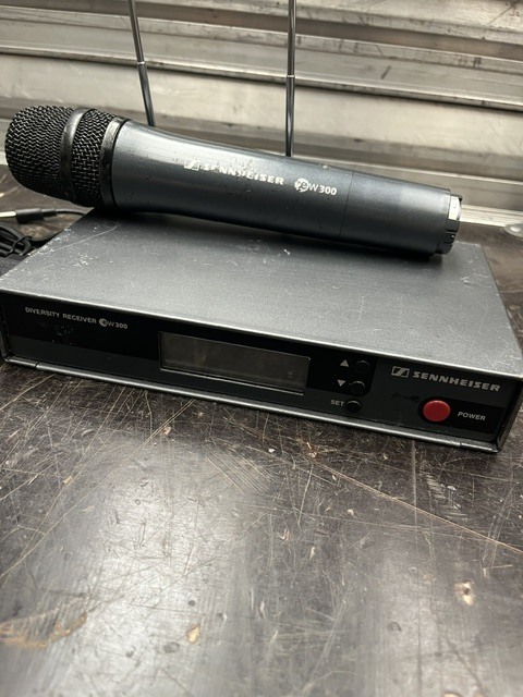 SENNHEISER EW300