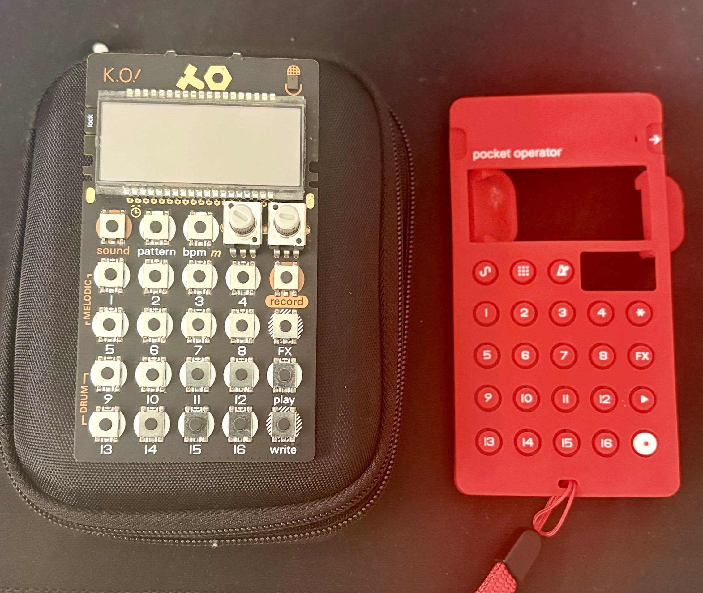 Teenage Engineering PO-33 K.O! + coque rouge + housse de transport