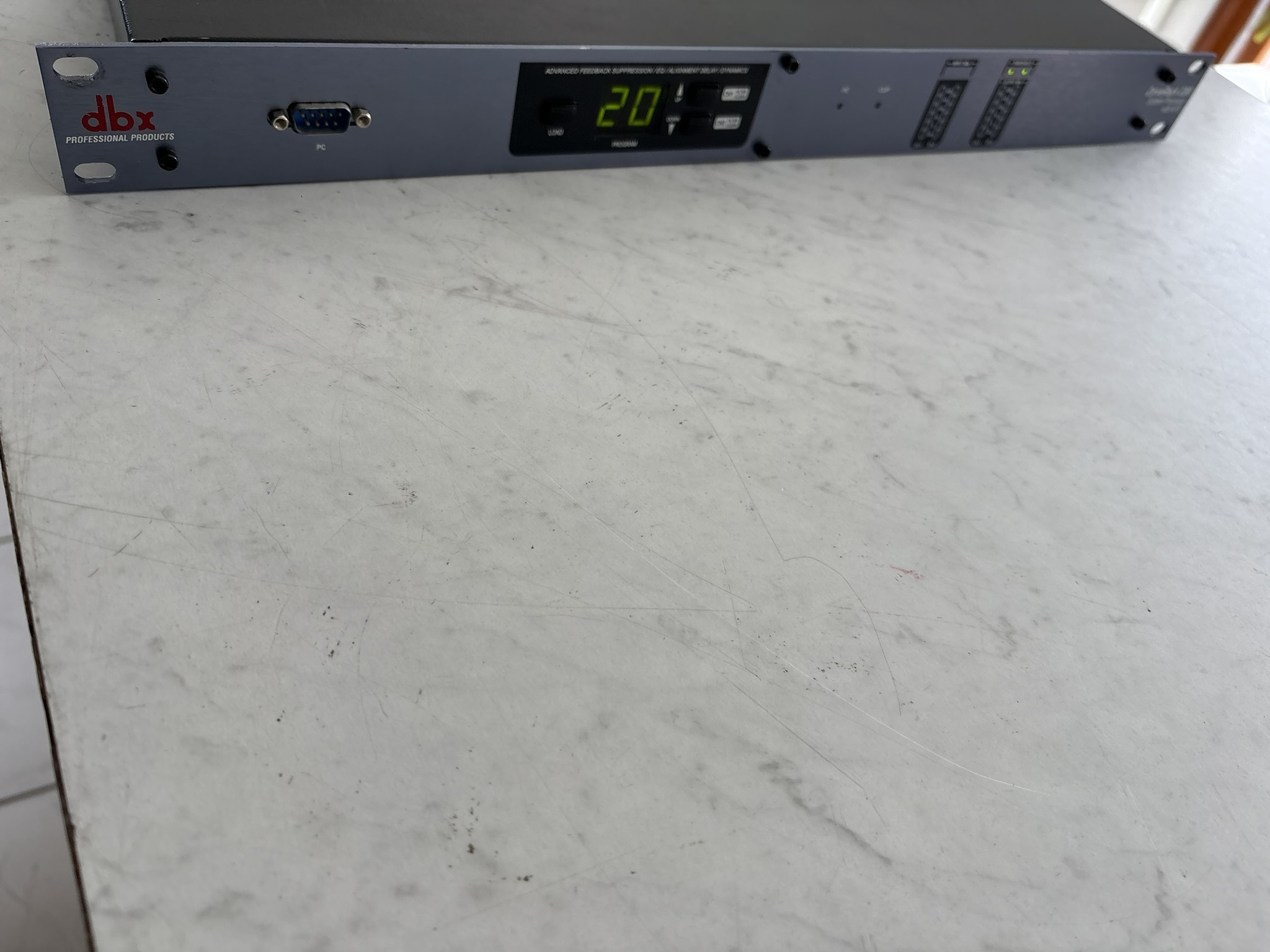 DBX driverack 220i