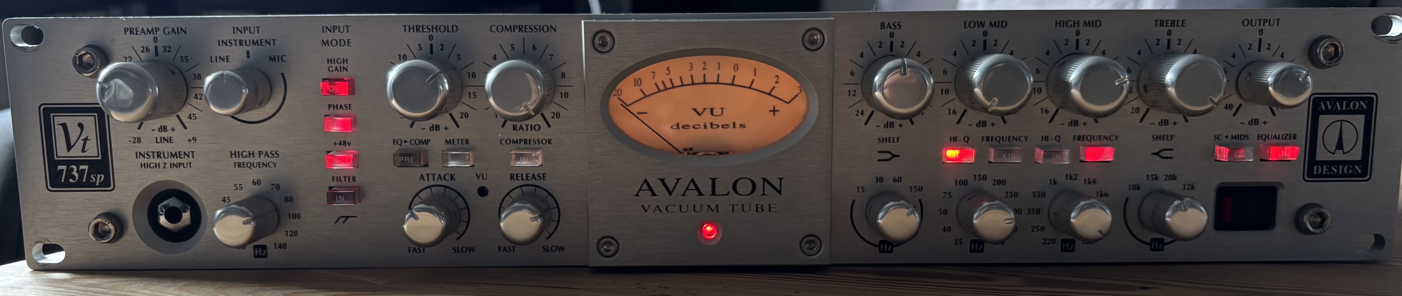 AVALON VT-737SP – Channel Strip à lampes de référence – État très bon état occasion (utiisé moins de 20 fois!!)