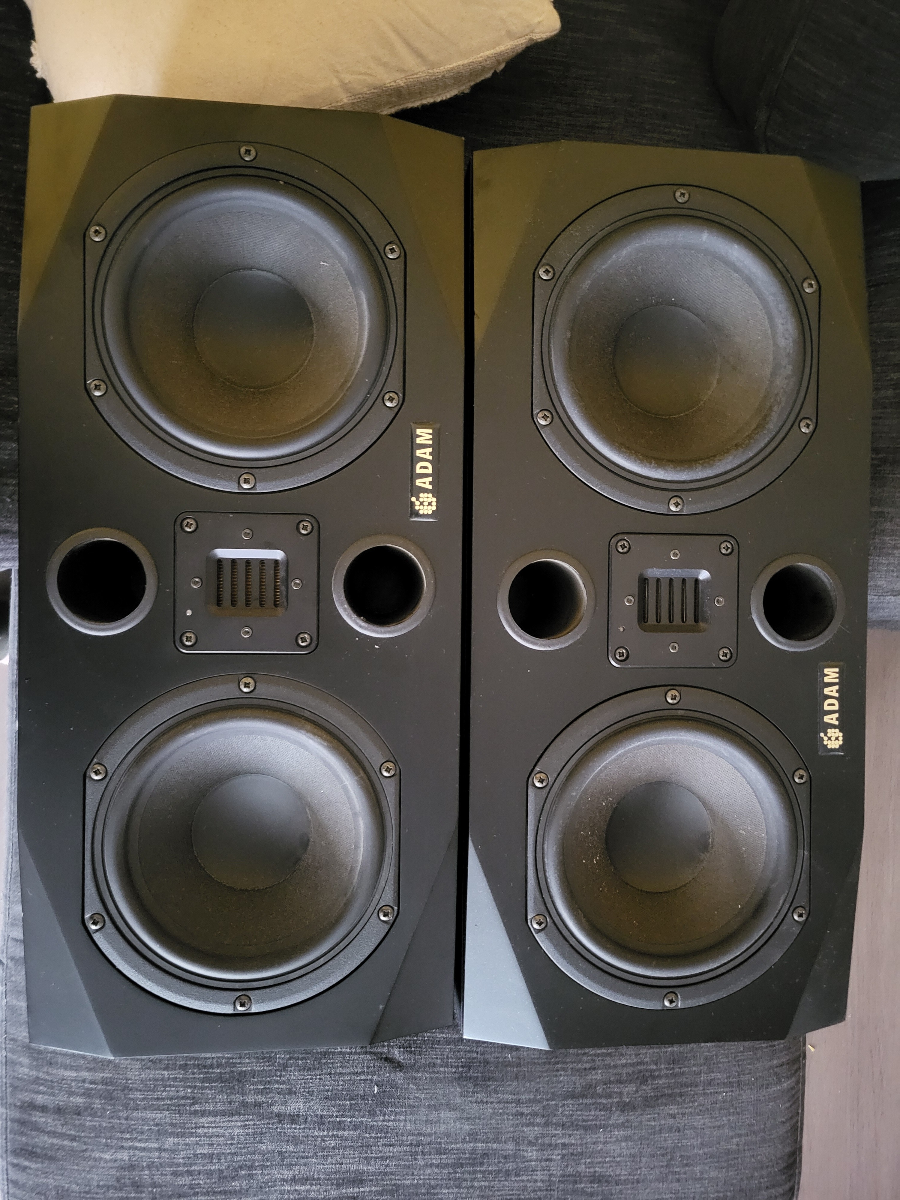 Vend adam audio p33a