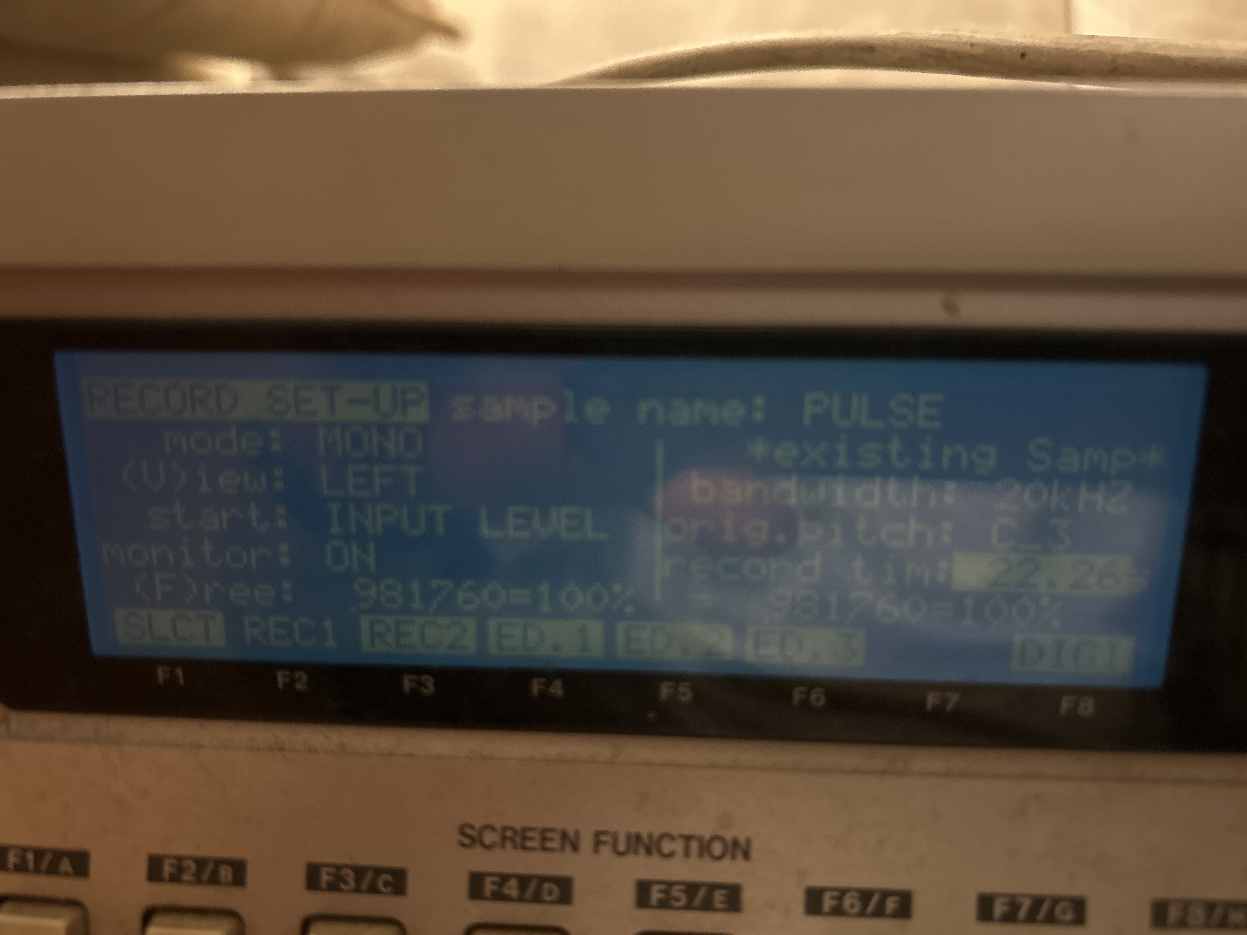 Akai S3000 – Écran parfait – État d'origine (Stock)
