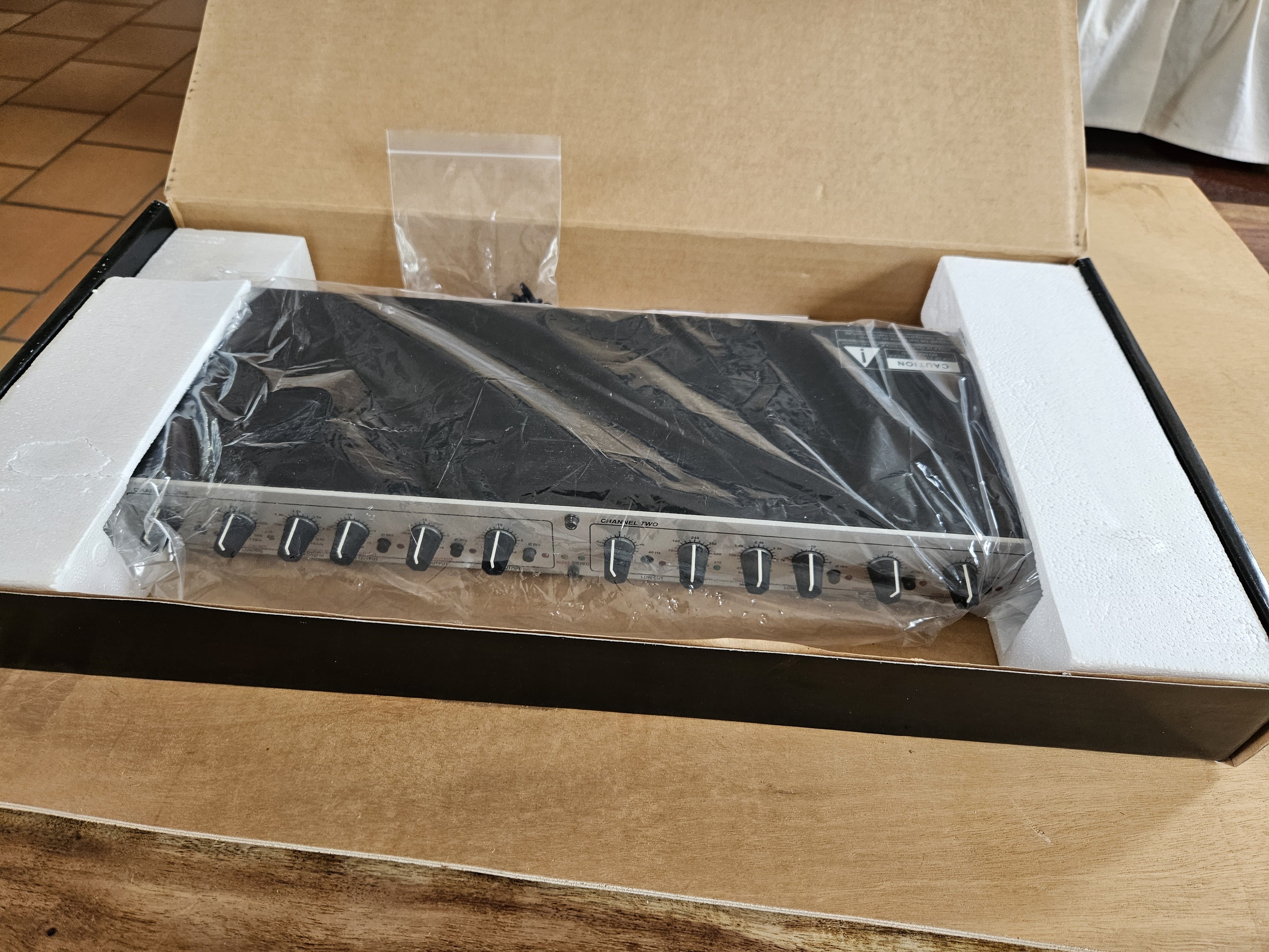 Vends filtre actif 2 / 3 voies stéréos