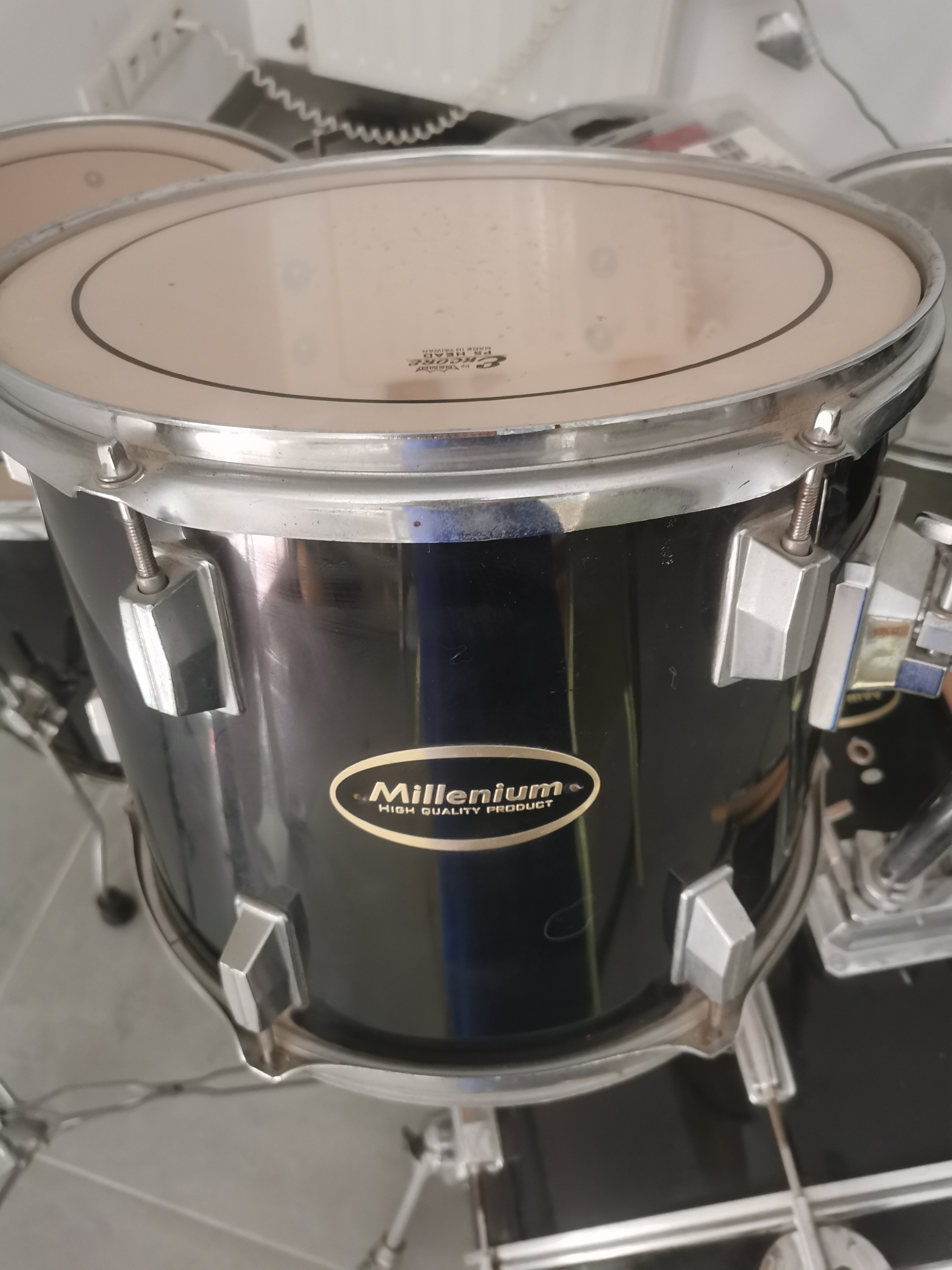 VENDS BATTERIE COMPLETE  MILLENIUM