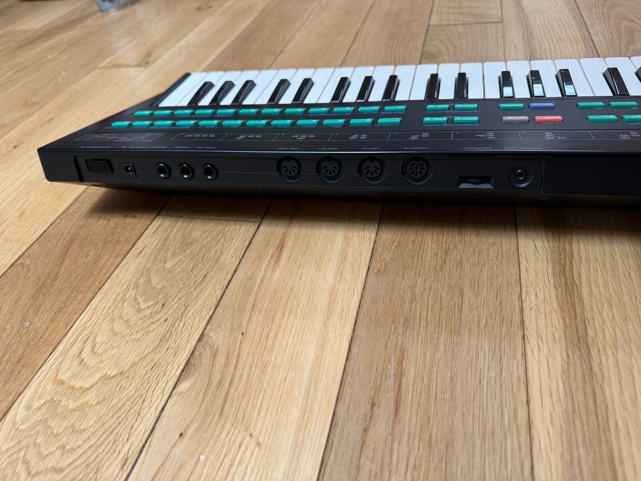 Yamaha DX100 (79657)