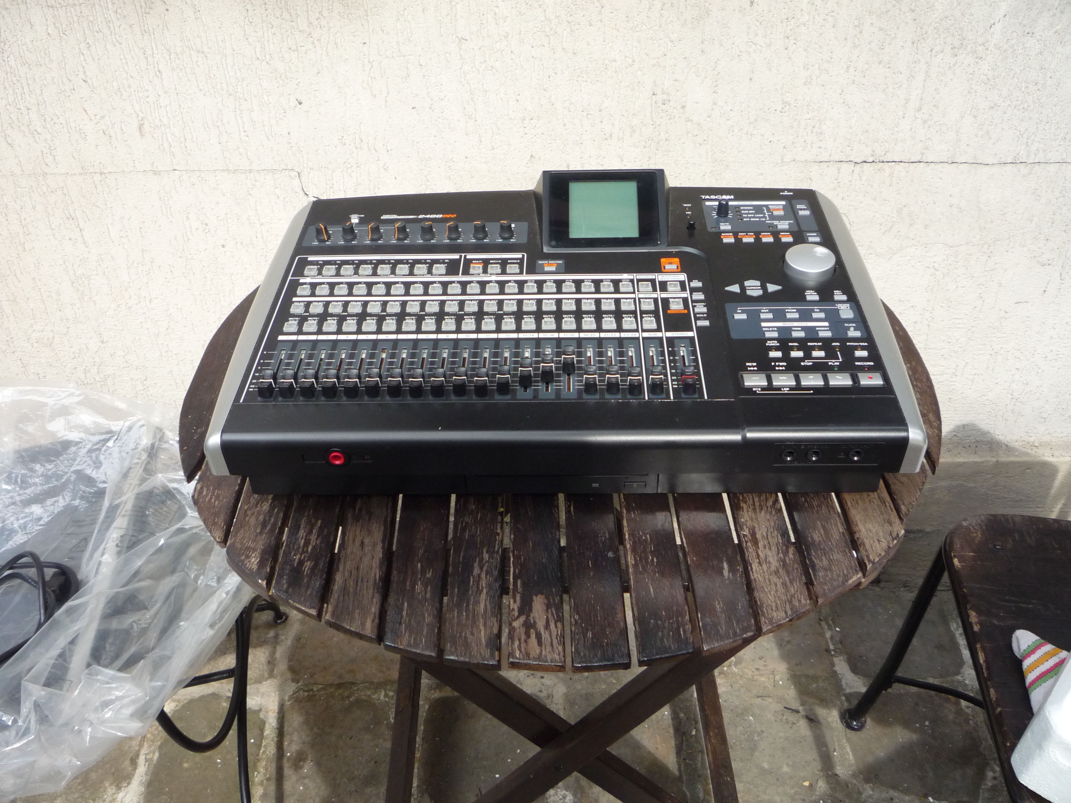Vends Portastudio TASCAM 2488Neo 