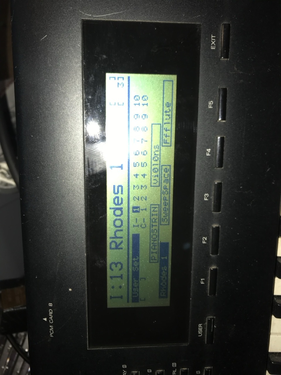 Roland D-70 à utiliser en MIDI (clavier hors d'usage)