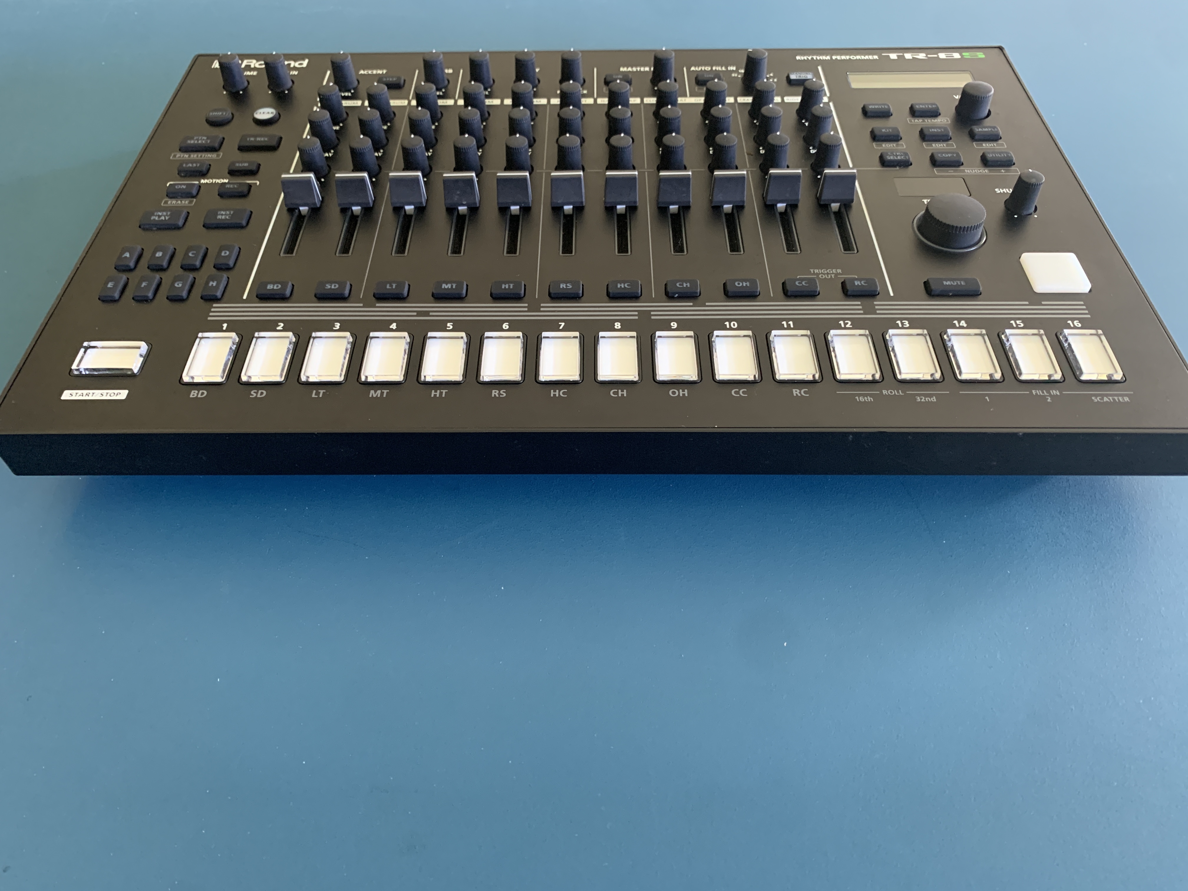 Roland TR-8S Rhythm Performer (68057)