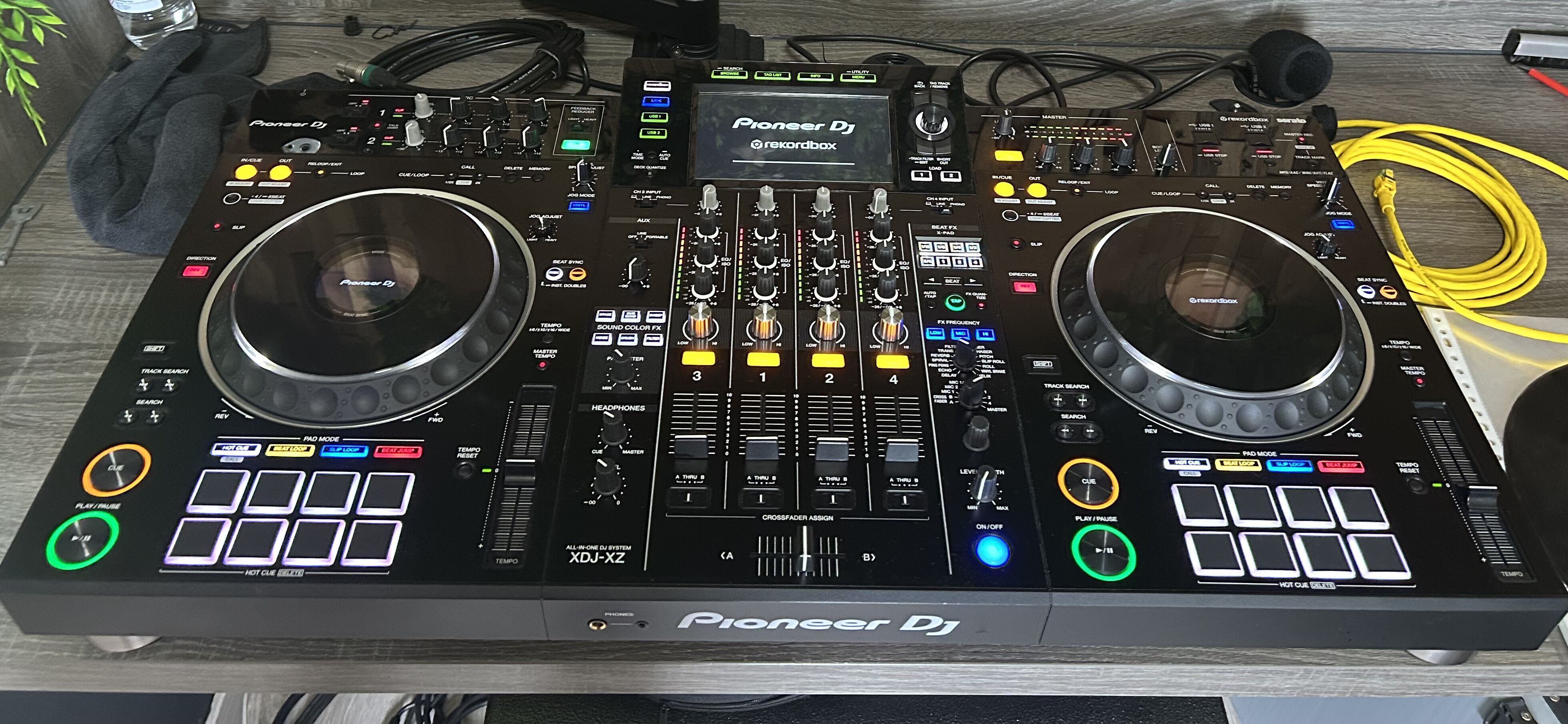 Pioneer DJ XDJ-XZ + Flight case 