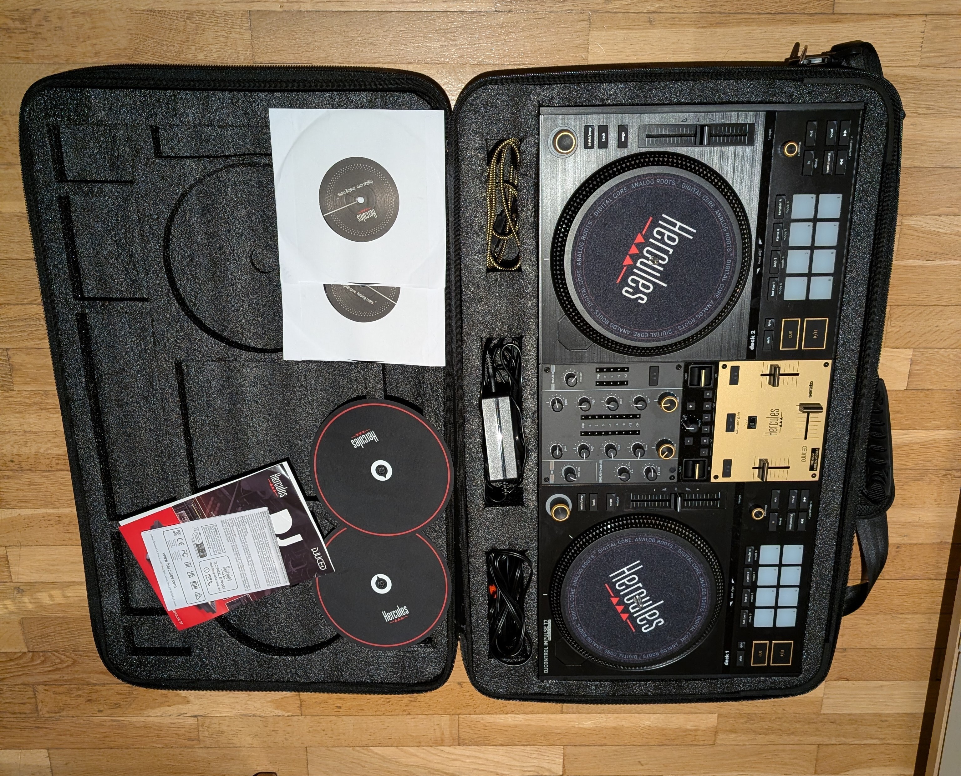 Contrôleur DJ Hercules Inpulse T7 Premium Edition – Quasi neuf / Facture