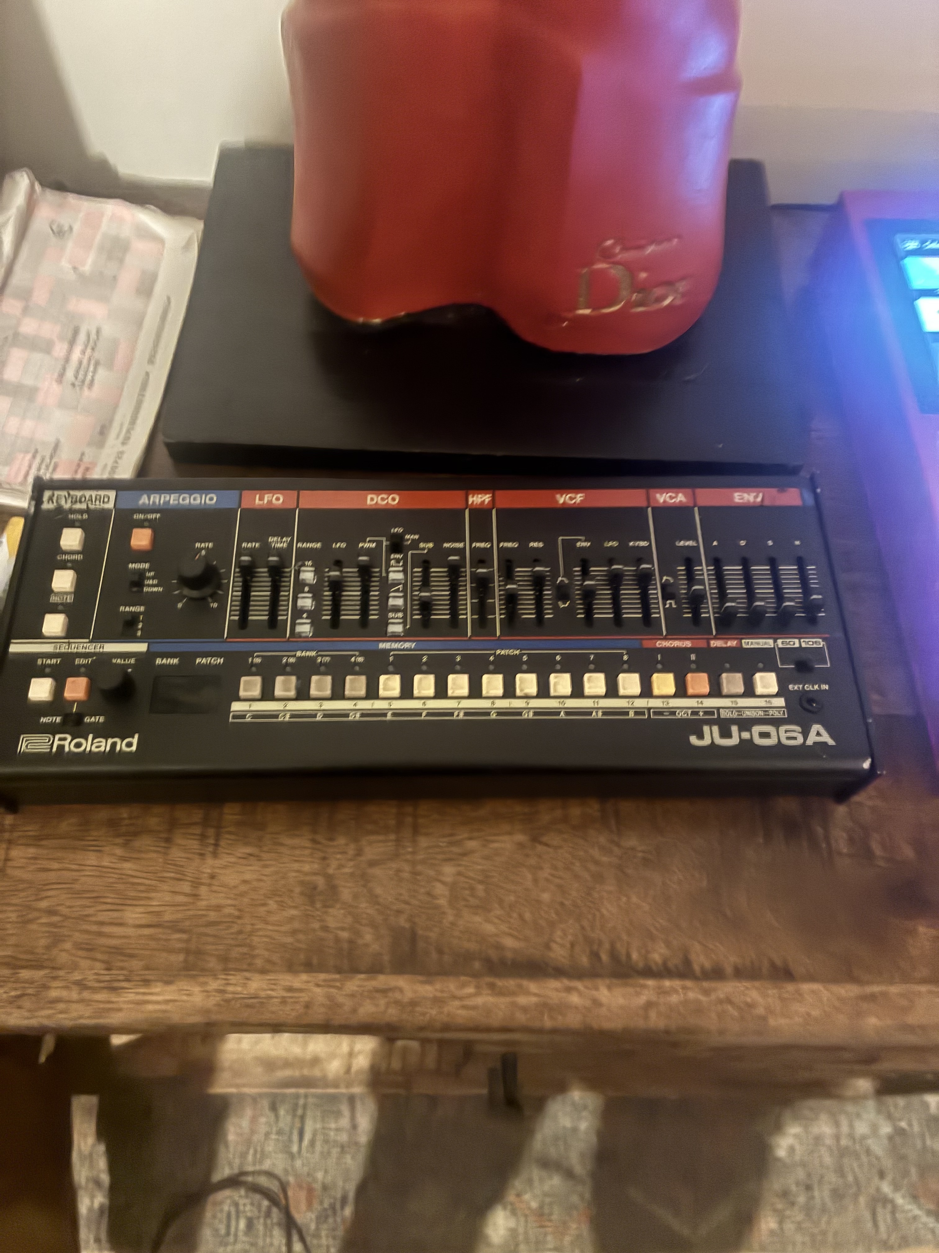 Roland Ju-06A. 