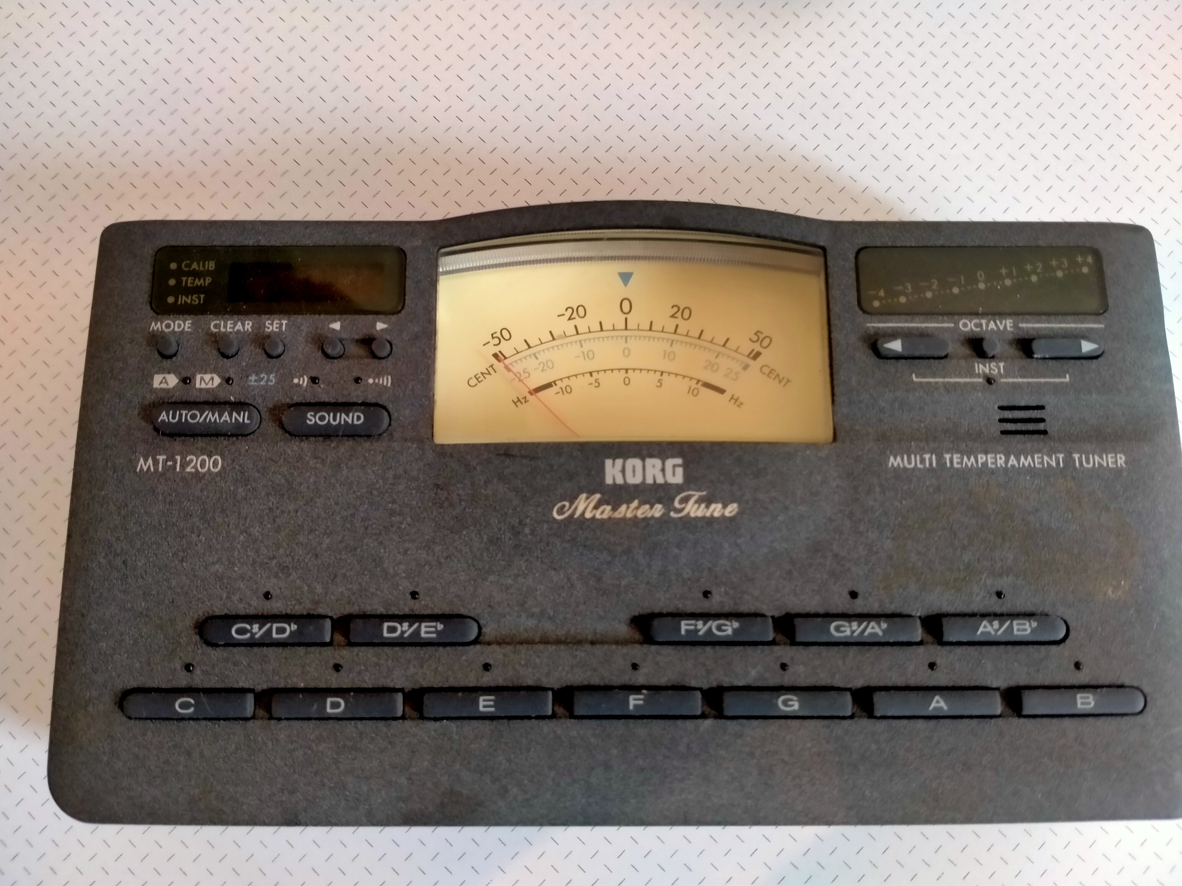 accordeur  Korg MT 1200