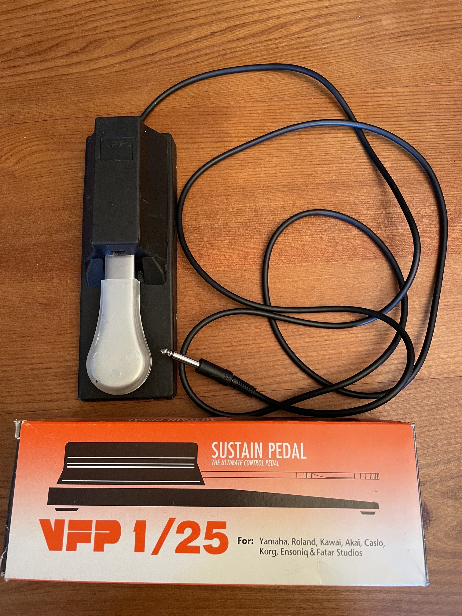 Vends pédale de sustain FATAR VFP 1/25 pour synthé toutes marques
