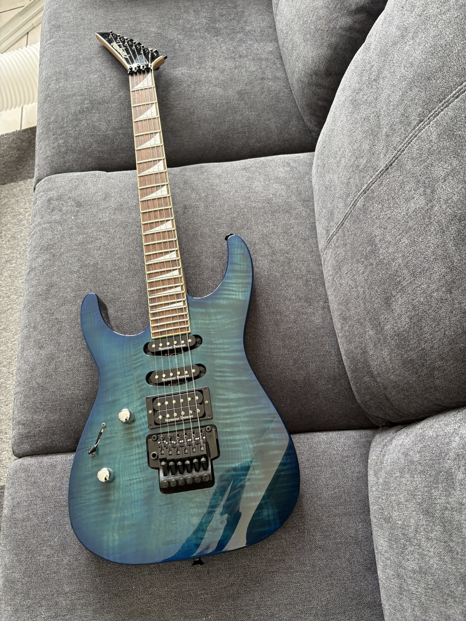 Jackson pro dinky DK2 gaucher Japan 