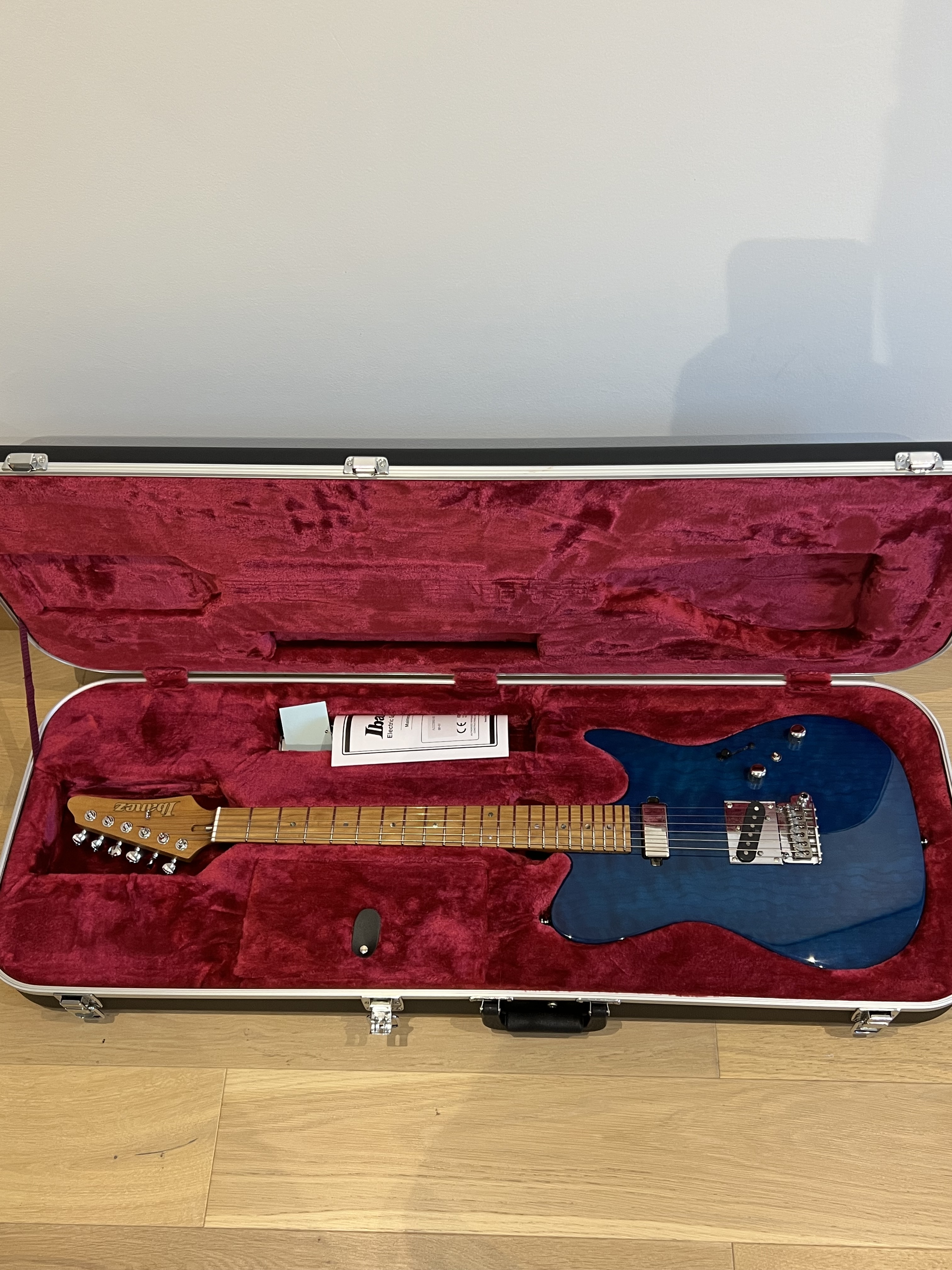 Guitare Ibanez AZS2200 RBS prestige