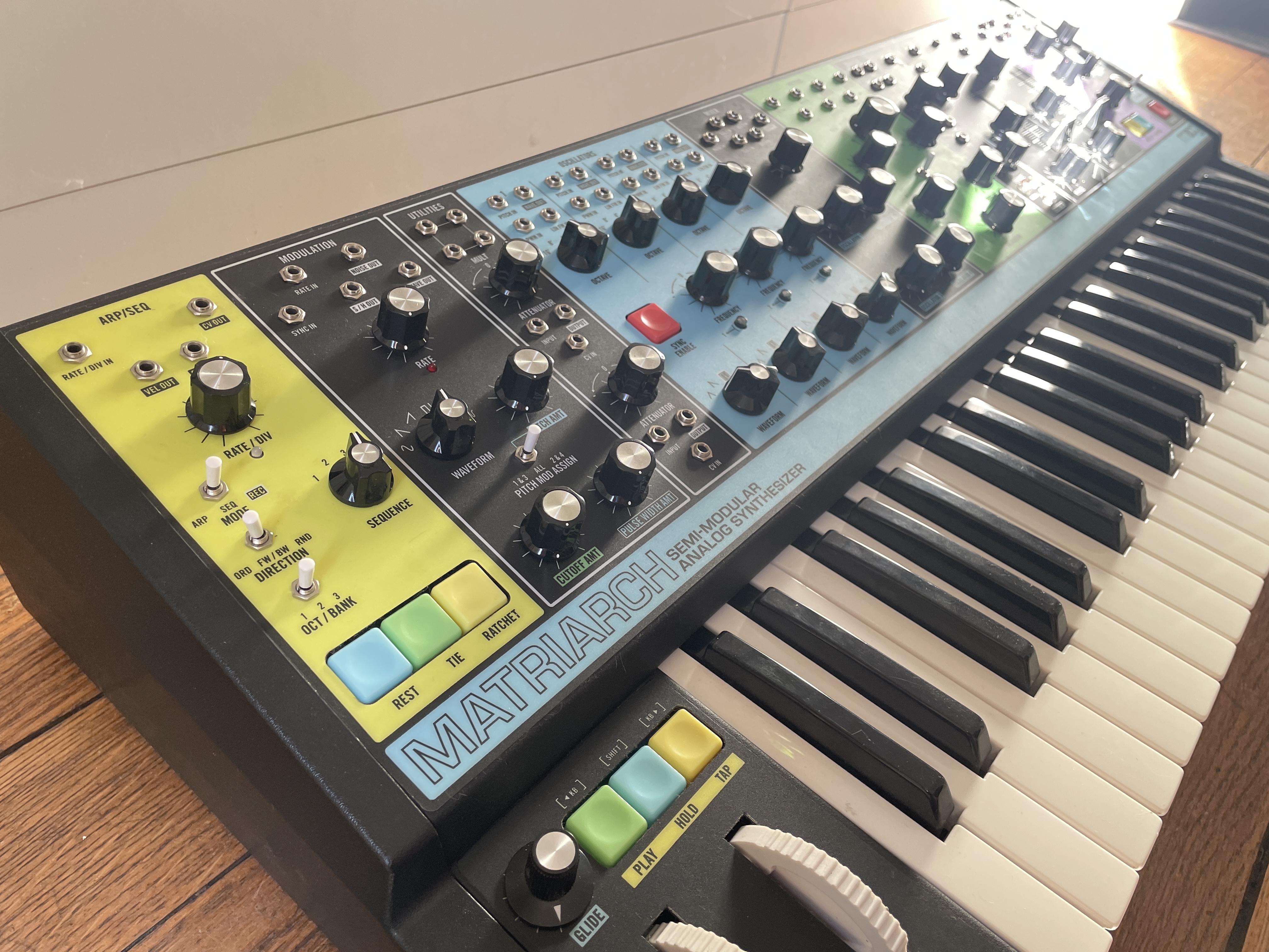 Moog Music Matriarch (53028)
