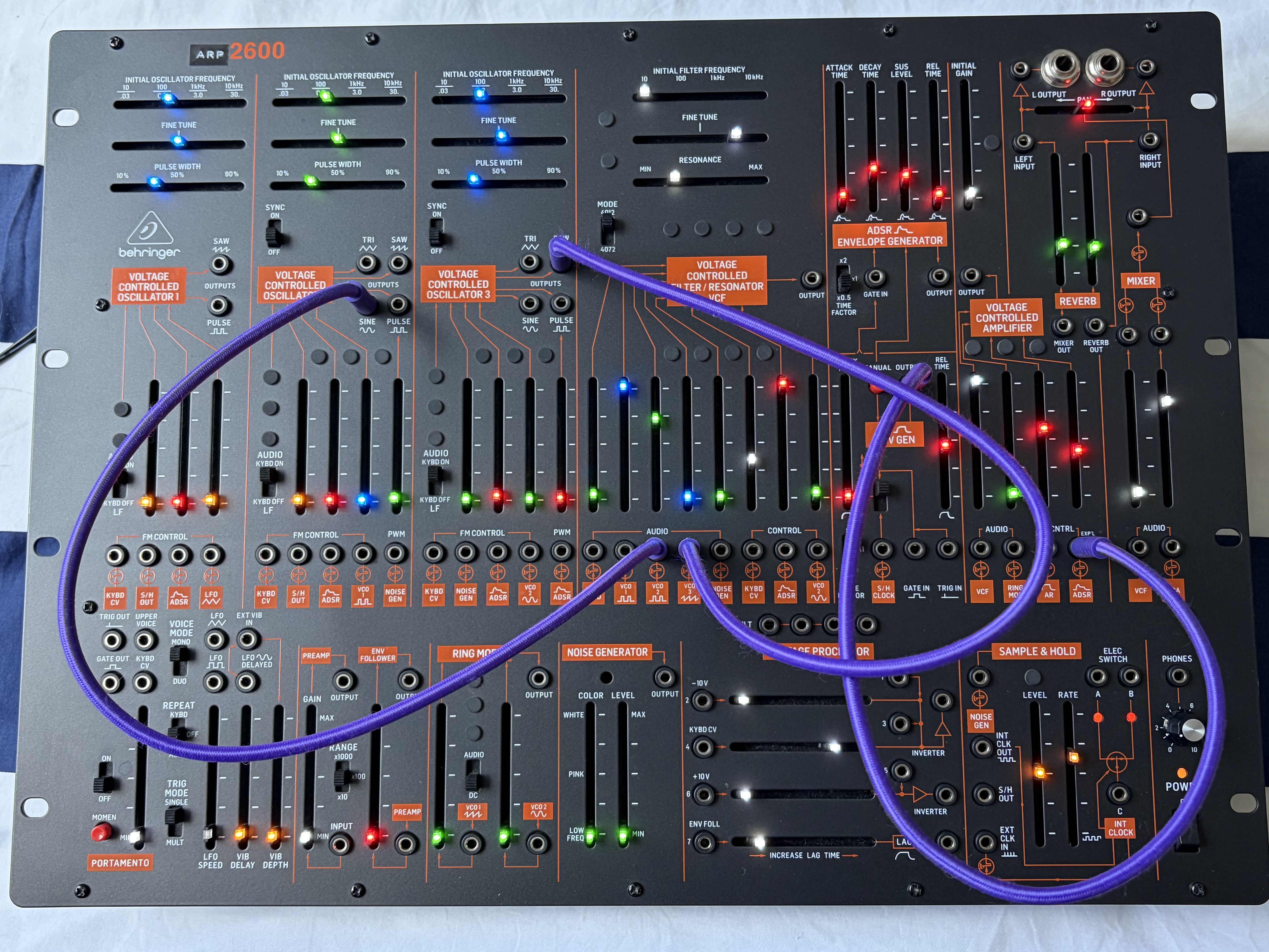 2600 Behringer 
