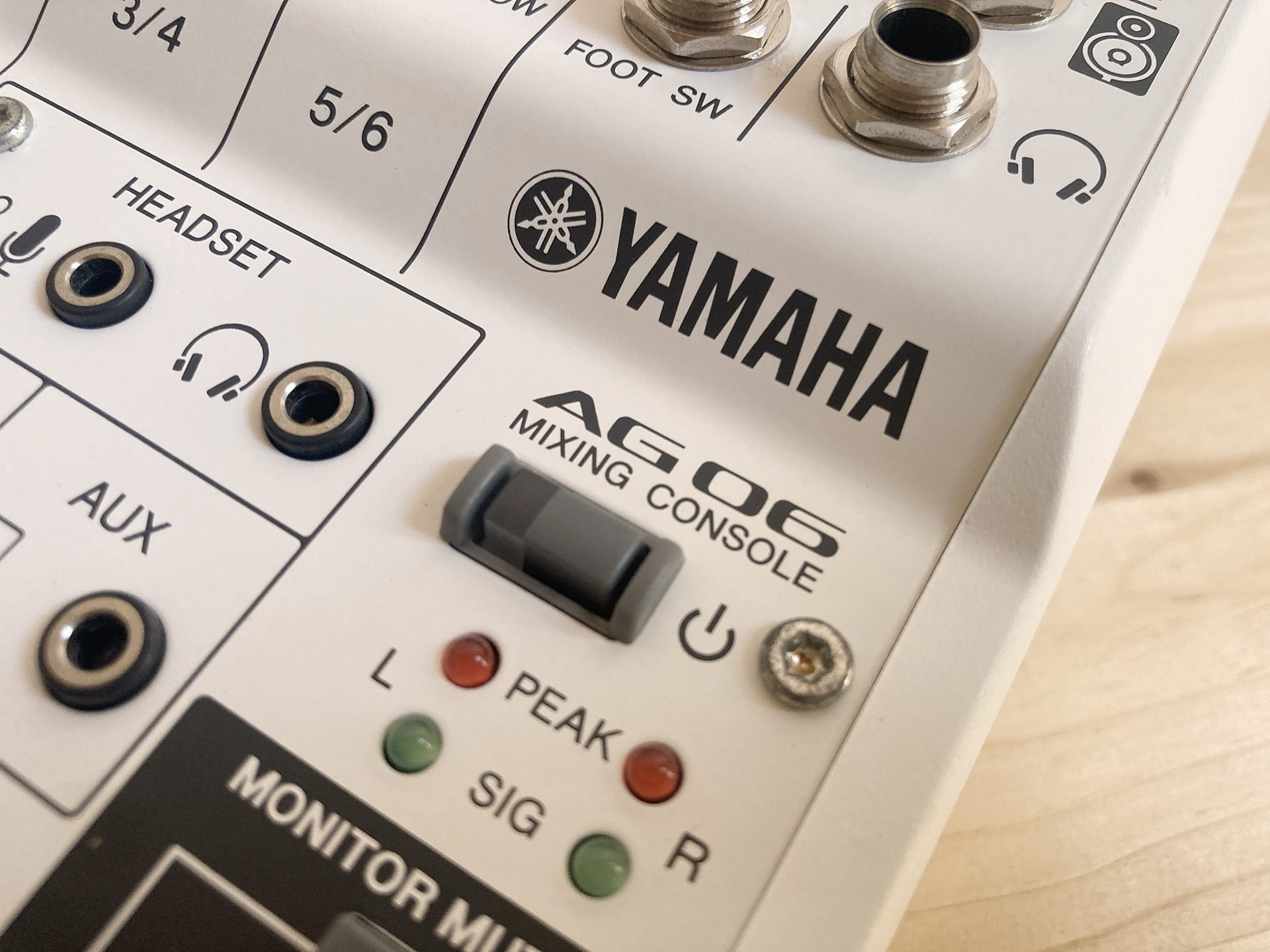 Yamaha AG06 9975
