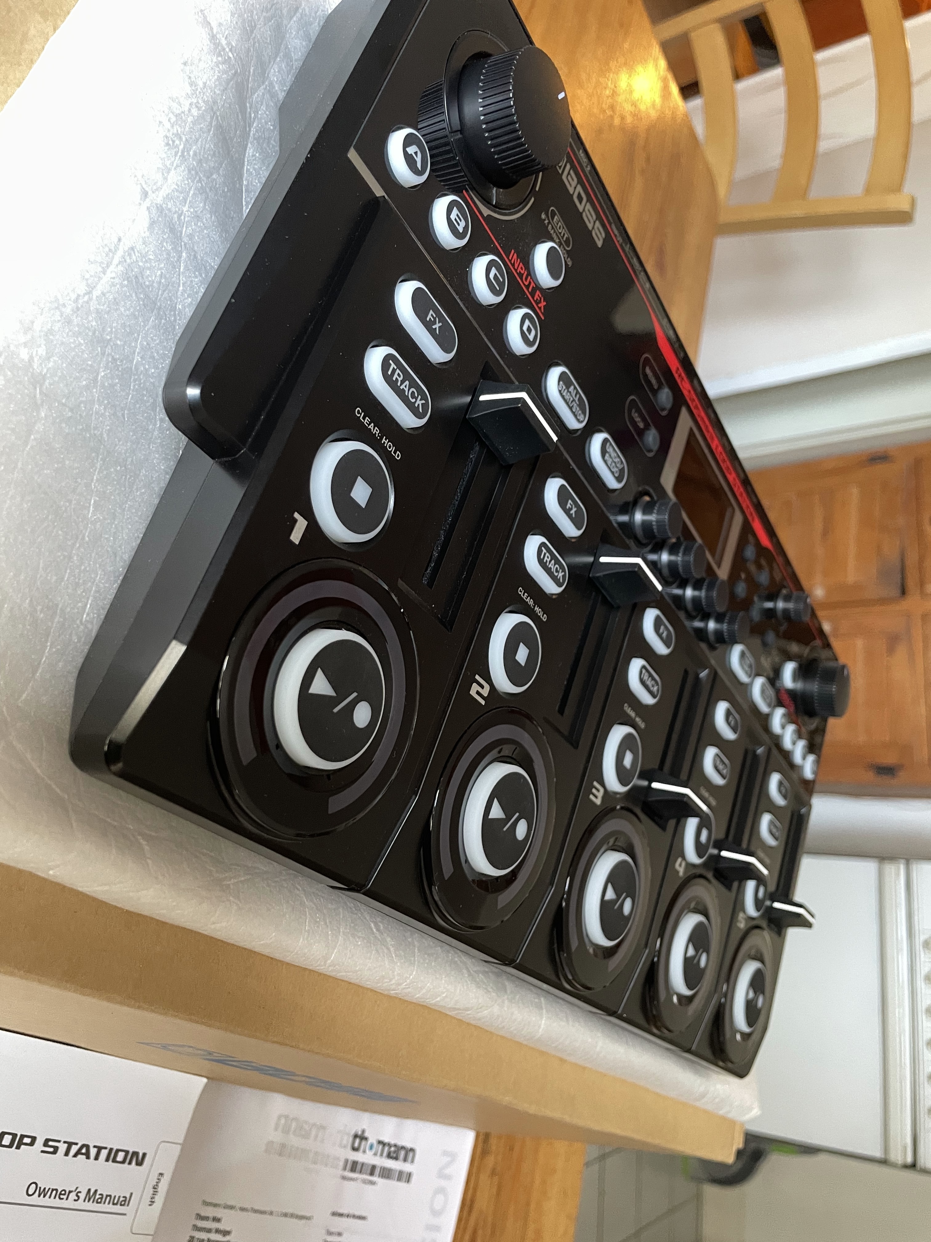 Vends Boss RC-505 Mk2 servi une seule fois
