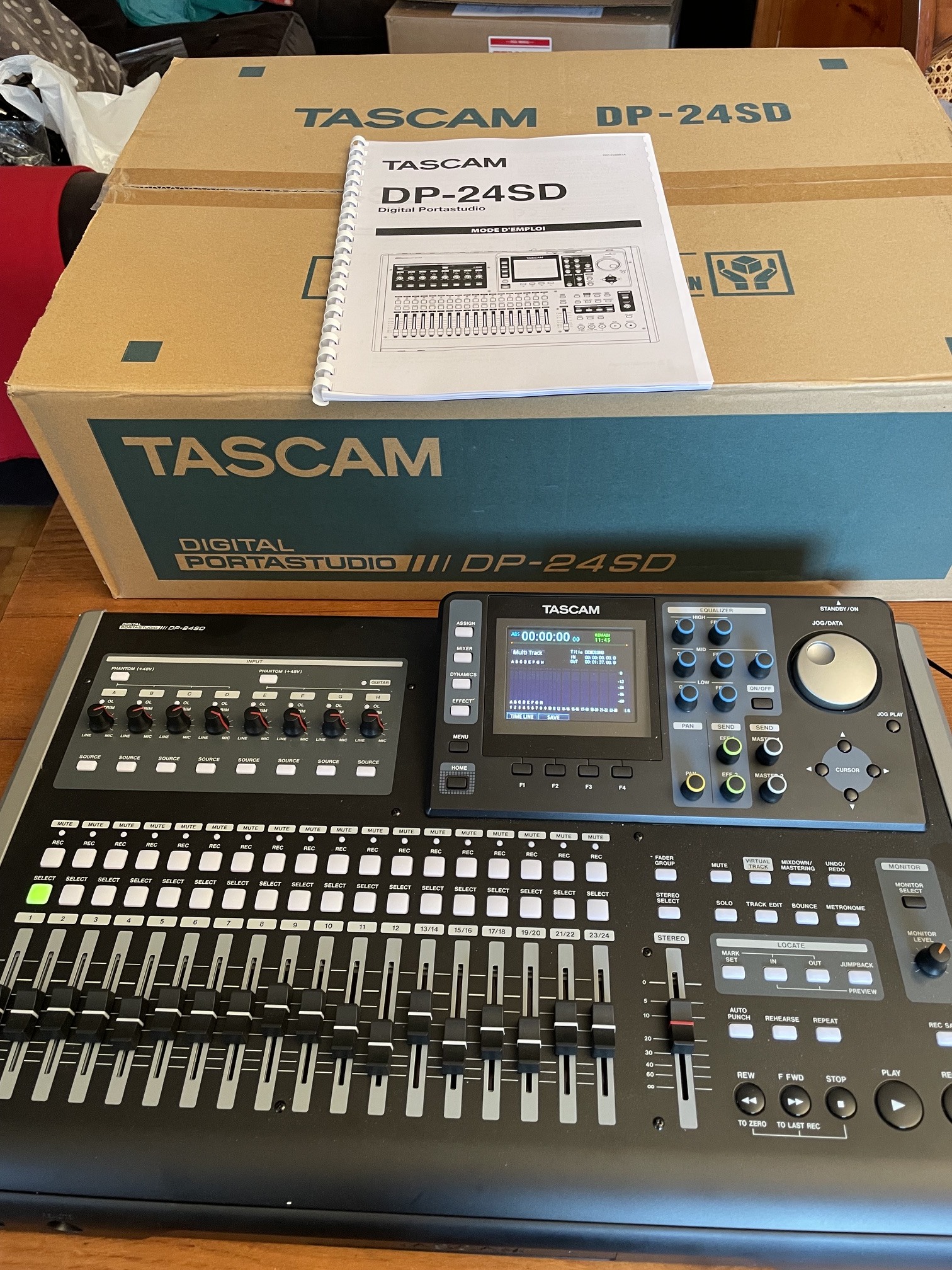 Vends Enregistreur numérique TASCAM DP 24 SD