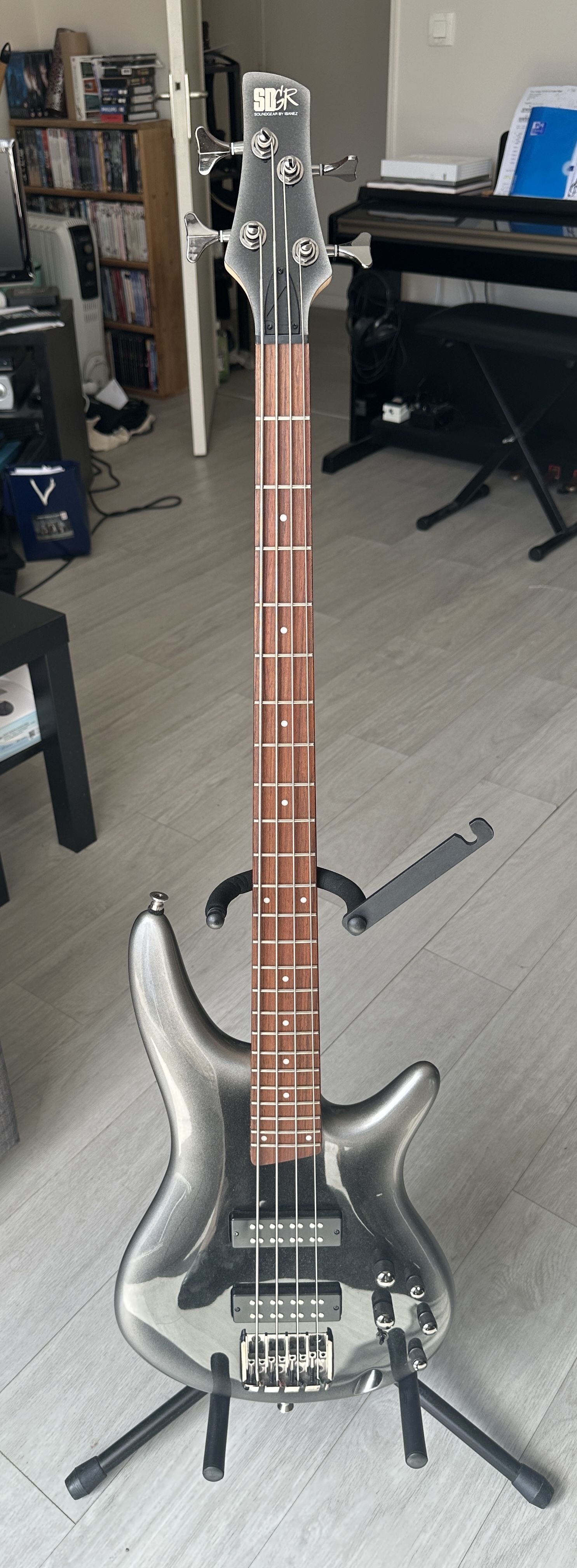 Vends Basse électrique Ibanez SR300E 