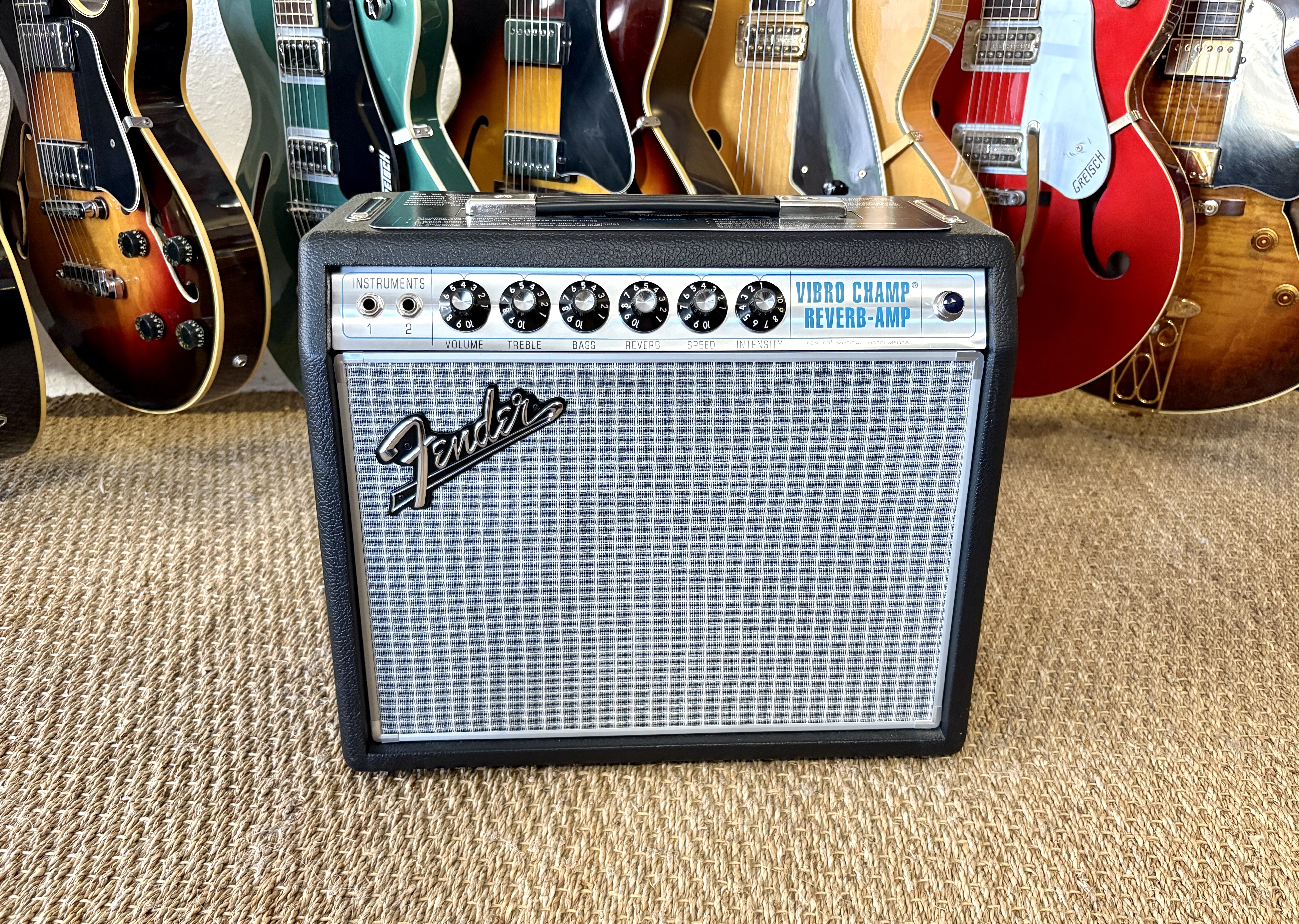 Fender '68 Custom Vibro Champ Reverb Silverface Reissue