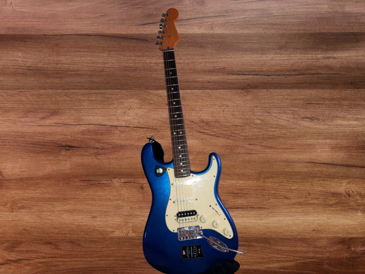 Fender ultra hss 1 et accessoires 