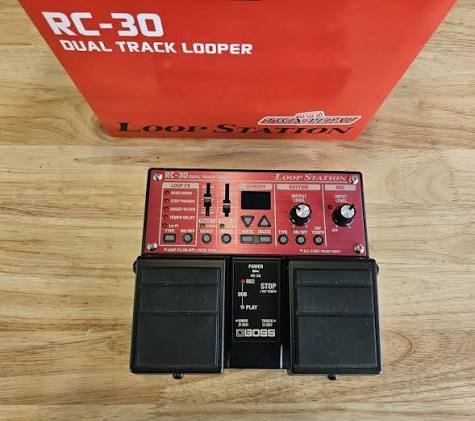 Boss RC-30 Loop Station + alimentation – Très bon état