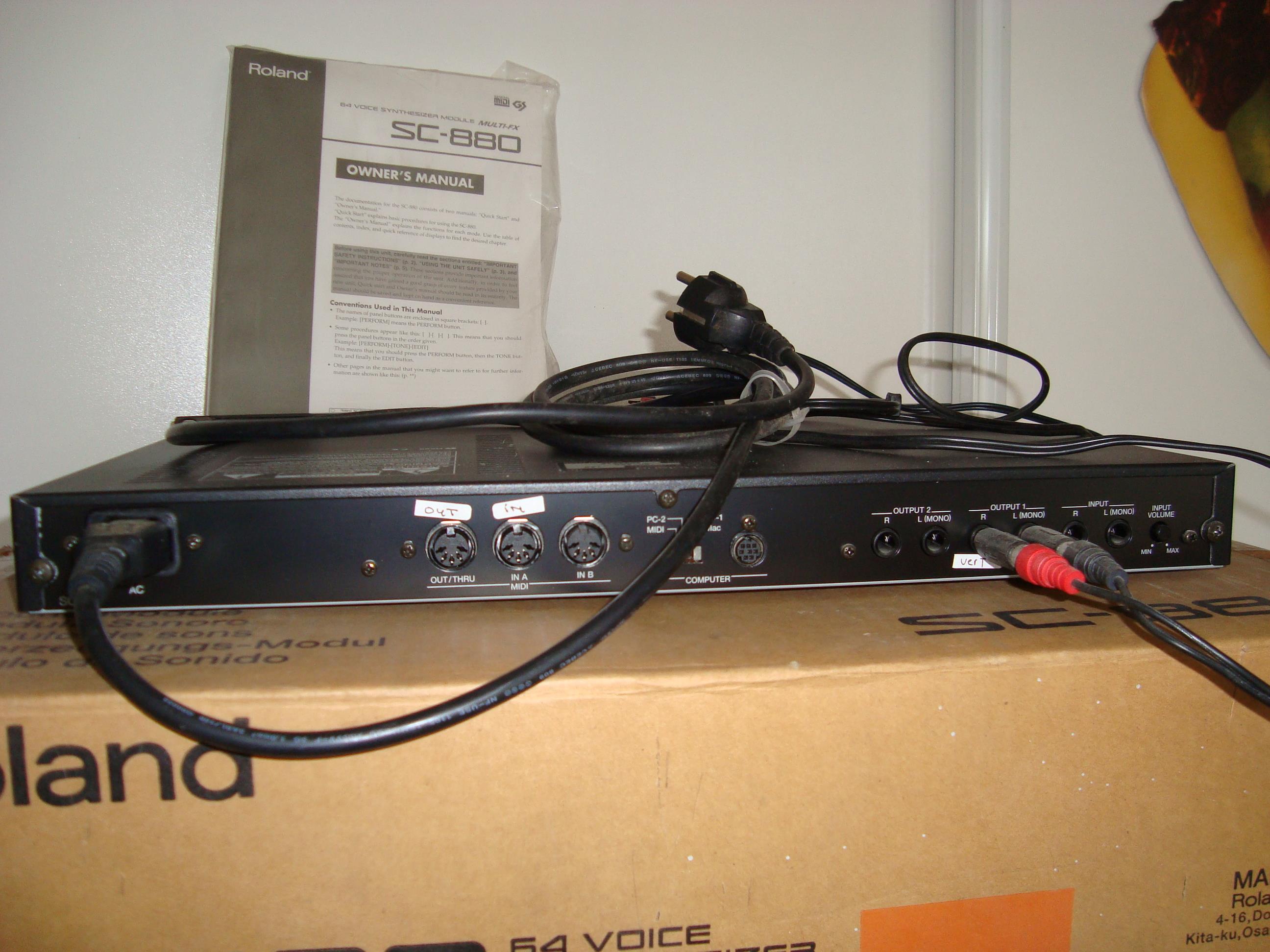Roland SC-880 (6880)