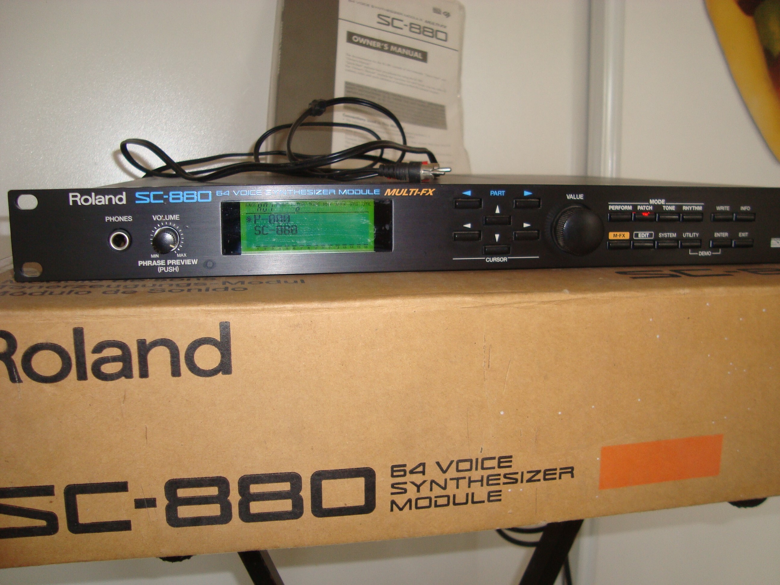 Roland SC-880 (13010)
