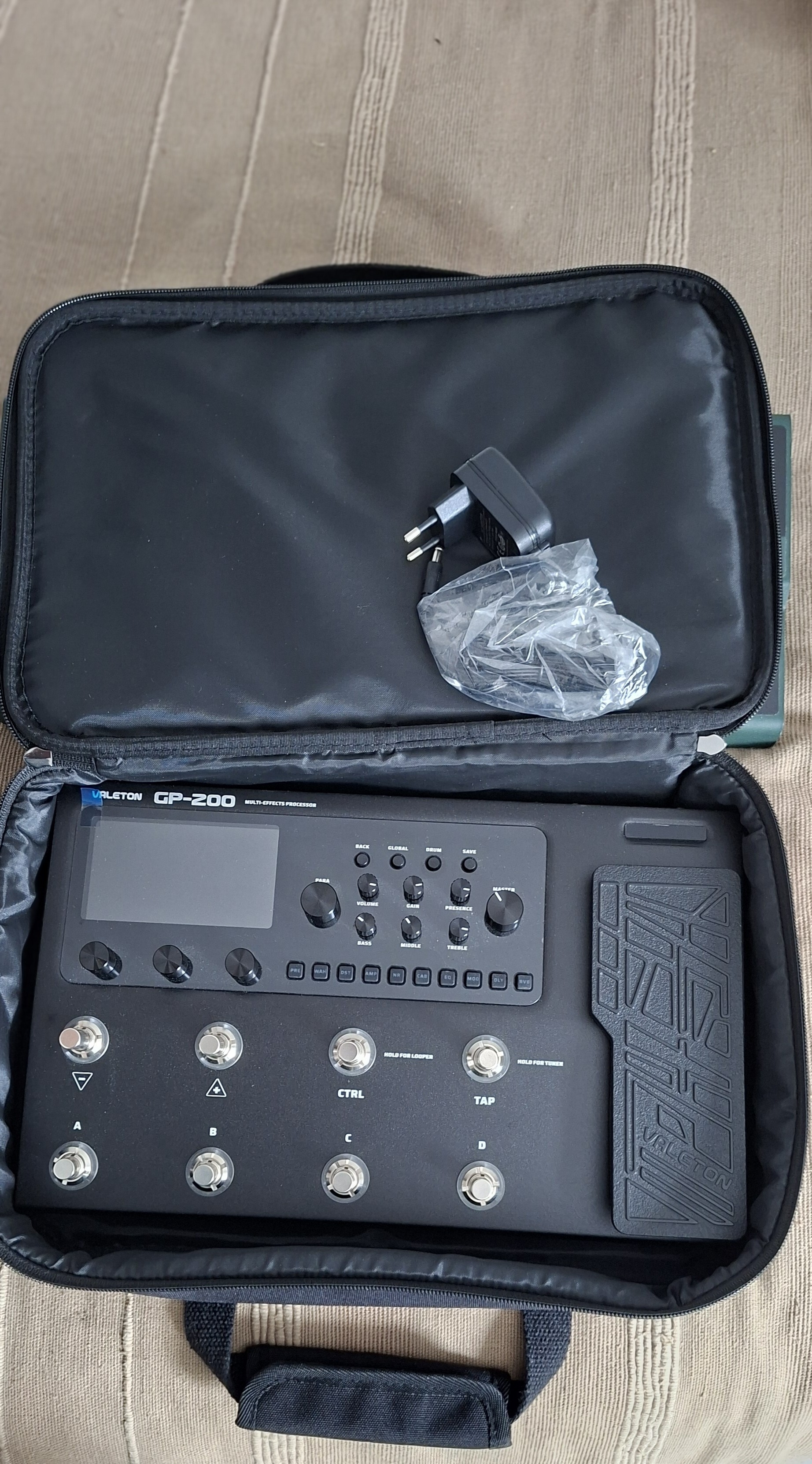 Vends Valeton GP 200