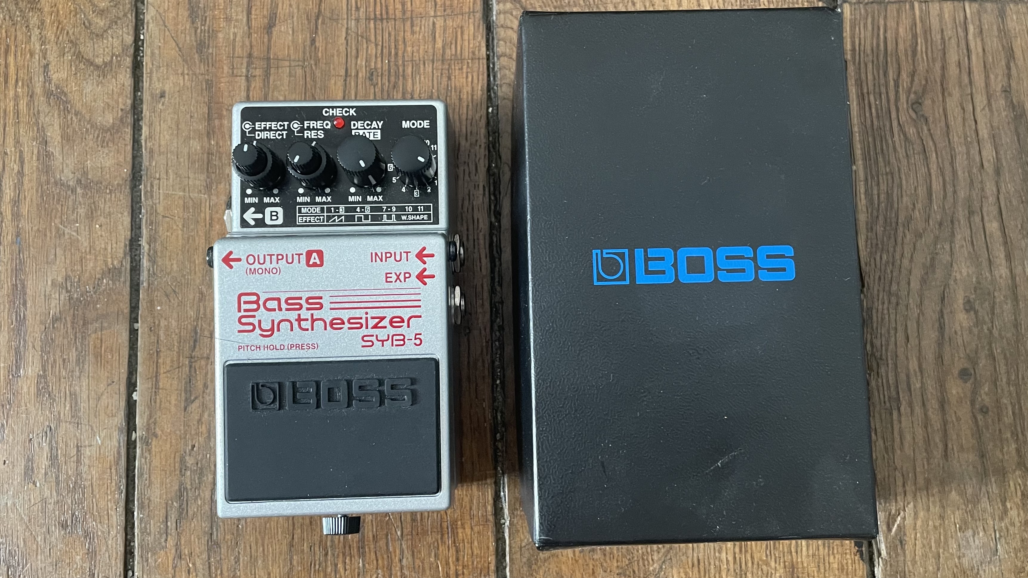 SYB-5 Bass synth pedal Boss