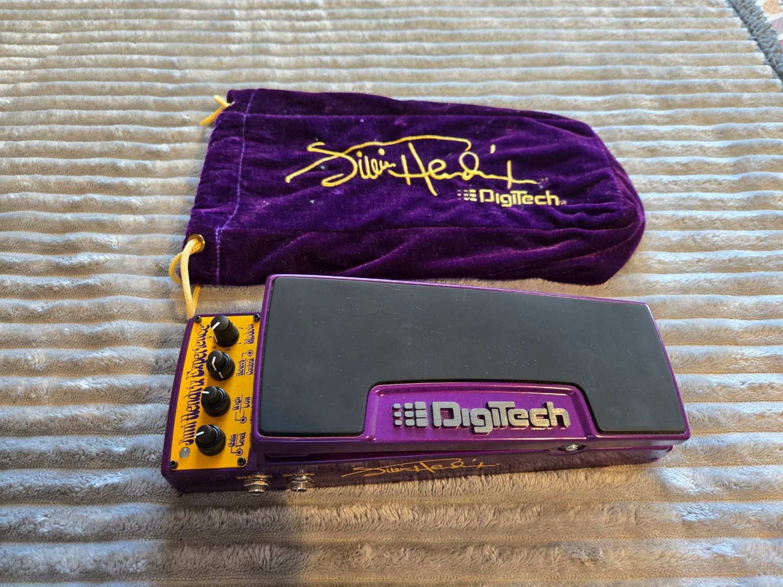 DigiTech Jimi Hendrix Experience – housse + manuel d’origine – excellent état