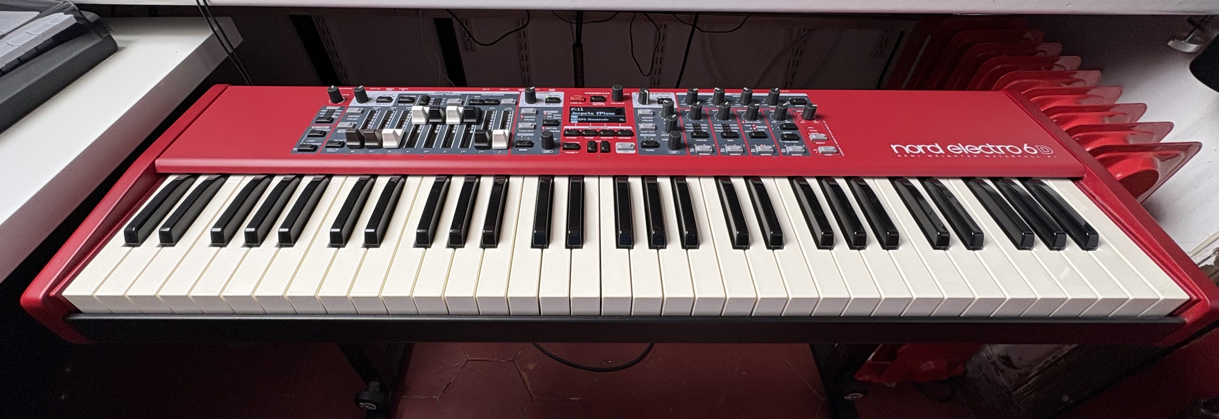 Vends Nord Electro 6D 61