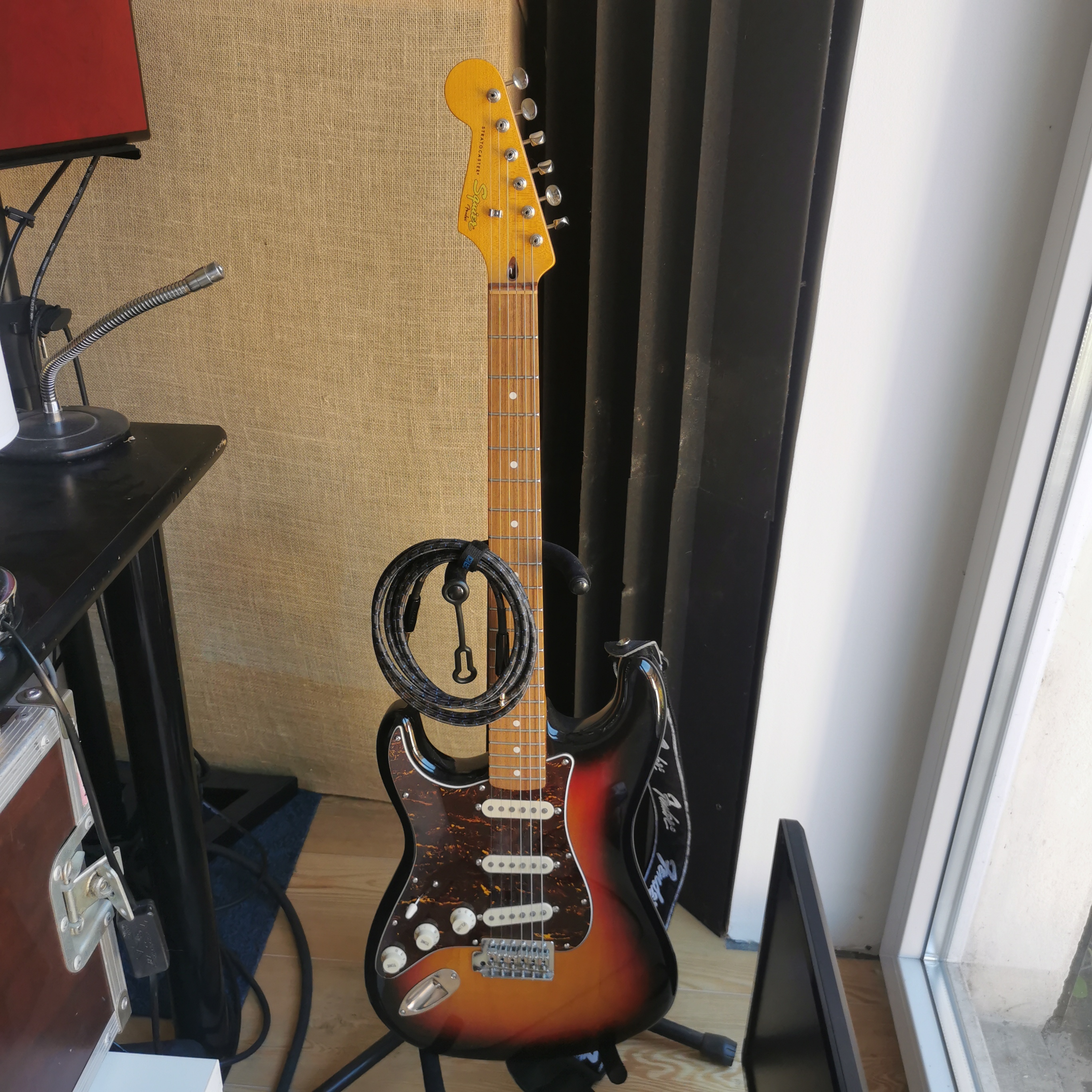 Squier Stratocaster Classic Vibe '60s Sunburst gaucher