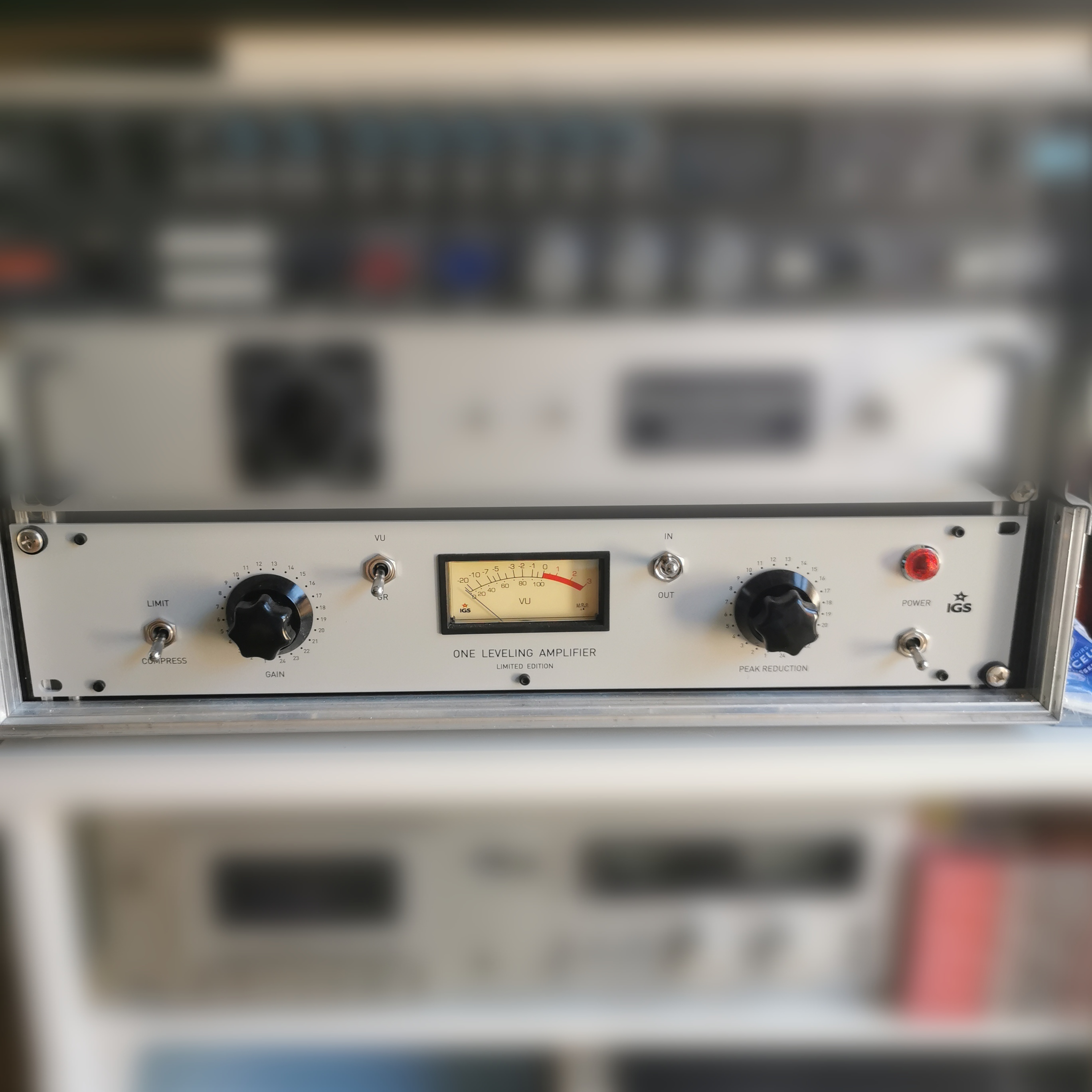 IGS Audio One LA 19