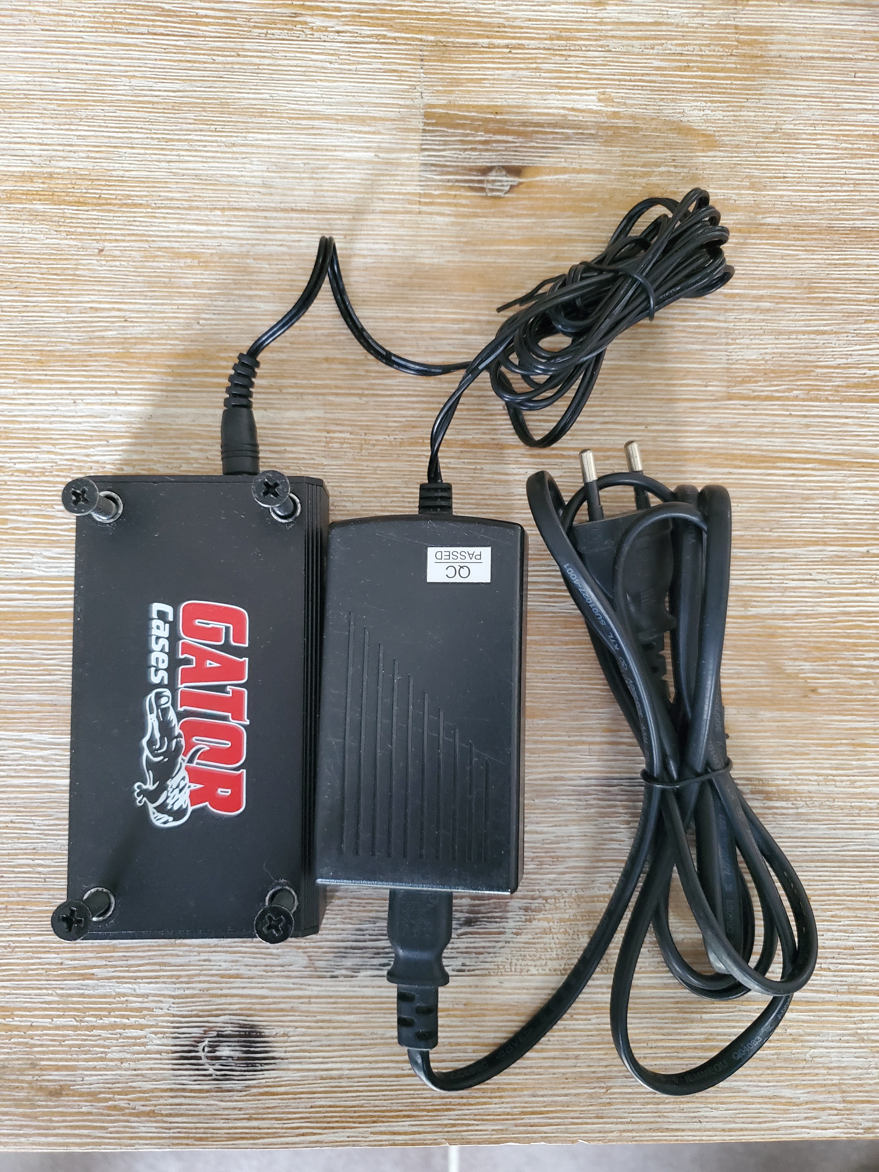 Vends alim Gator G-bus-8 